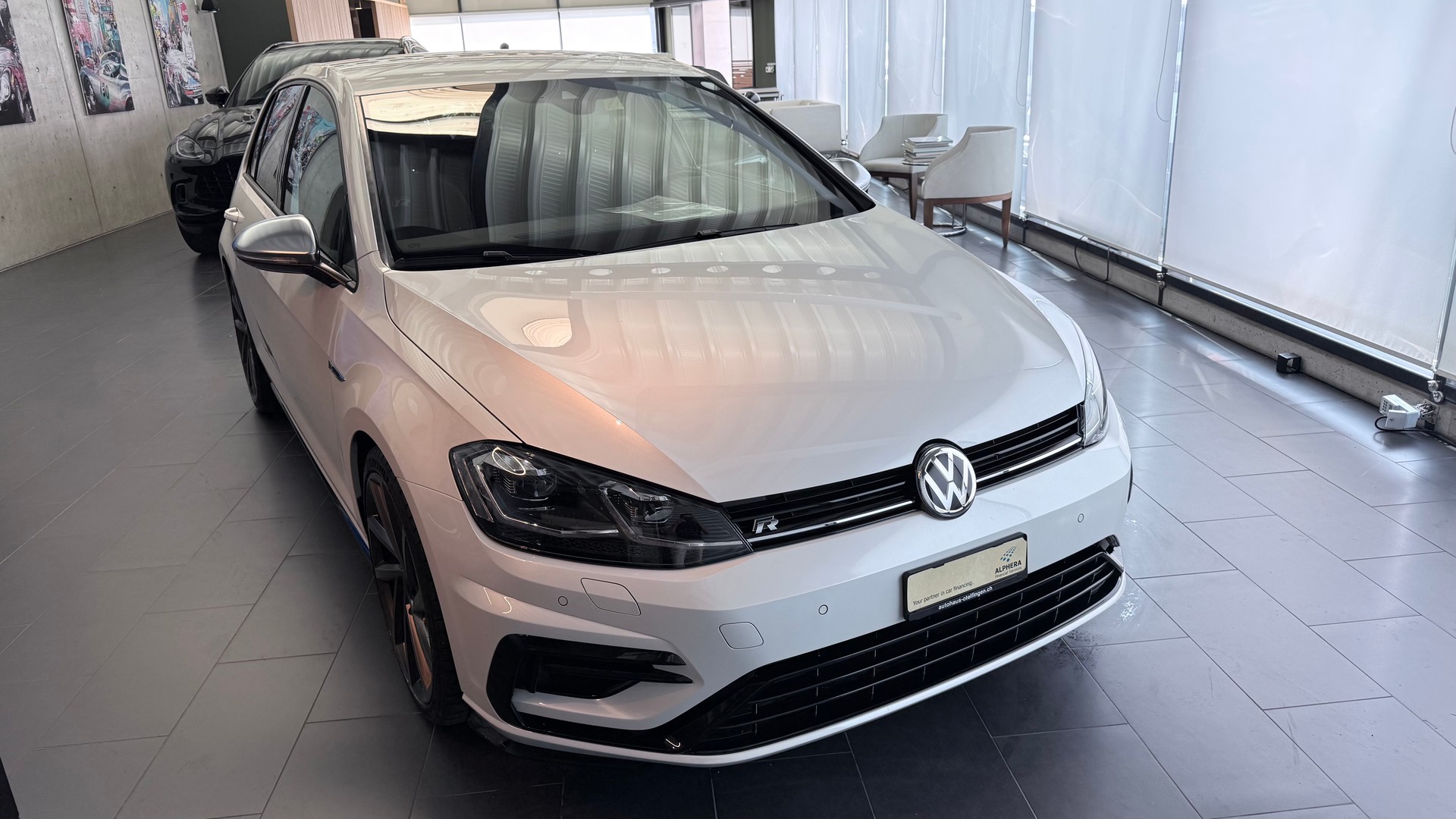 VW Golf VII 2.0 TSI R 310 DSG 4motion-image-2