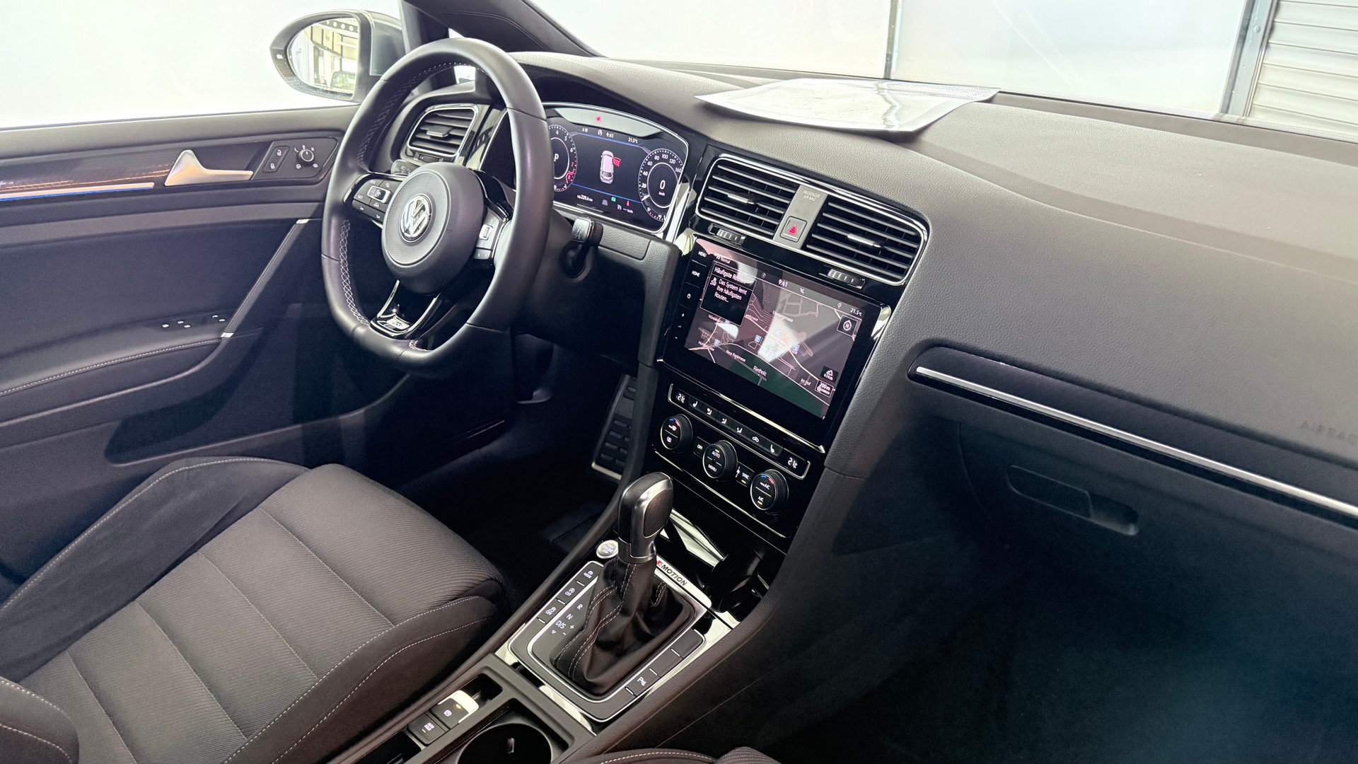 VW Golf VII 2.0 TSI R 310 DSG 4motion-image-24