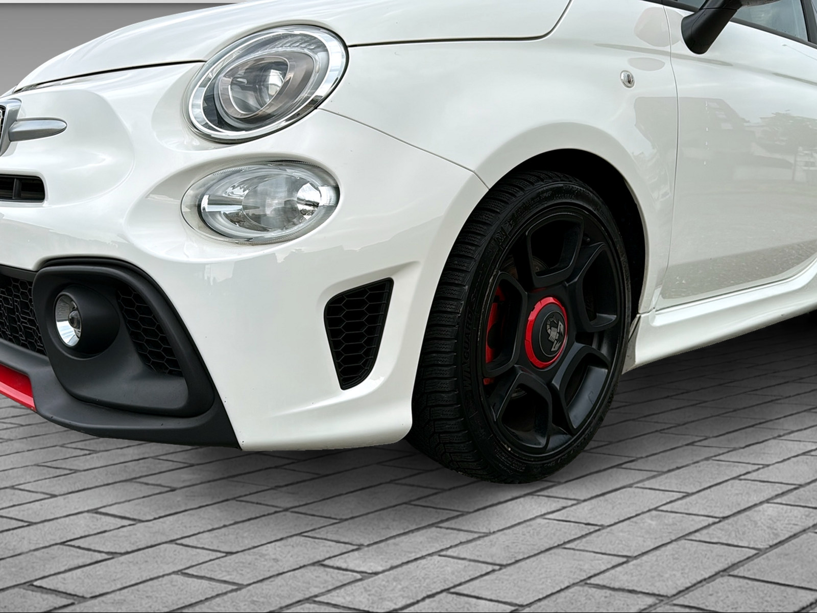 FIAT 595 Abarth 1.4 T-Jet 160 Pista-image-1