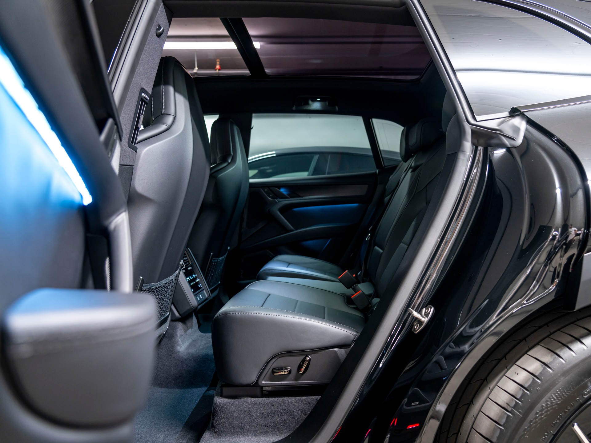 PORSCHE Cayenne S Electric 113 kWh-image-16