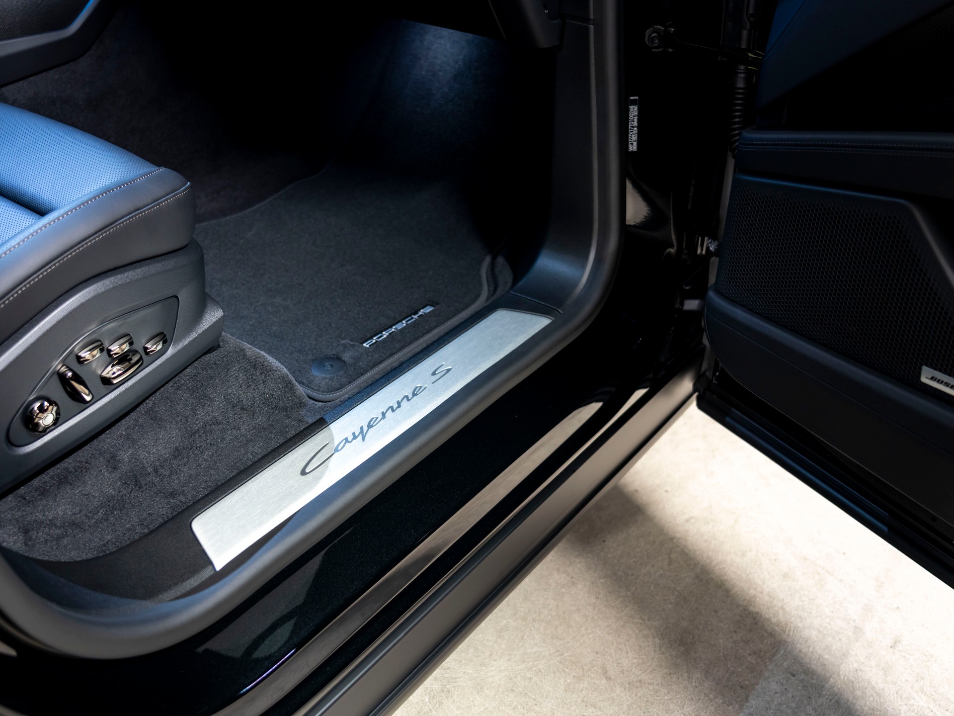 PORSCHE Cayenne S Electric 113 kWh-image-24