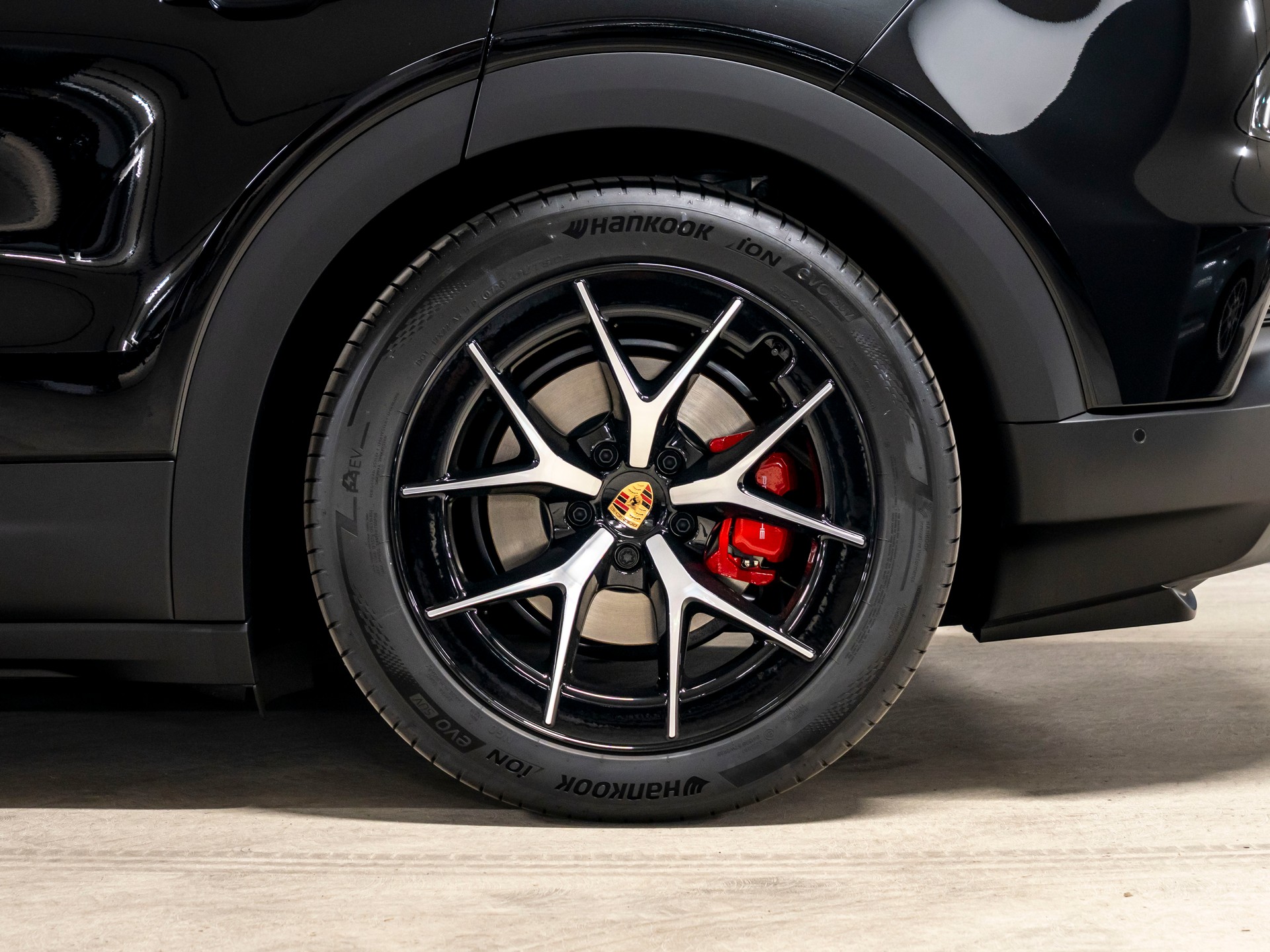 PORSCHE Cayenne S Electric 113 kWh-image-8