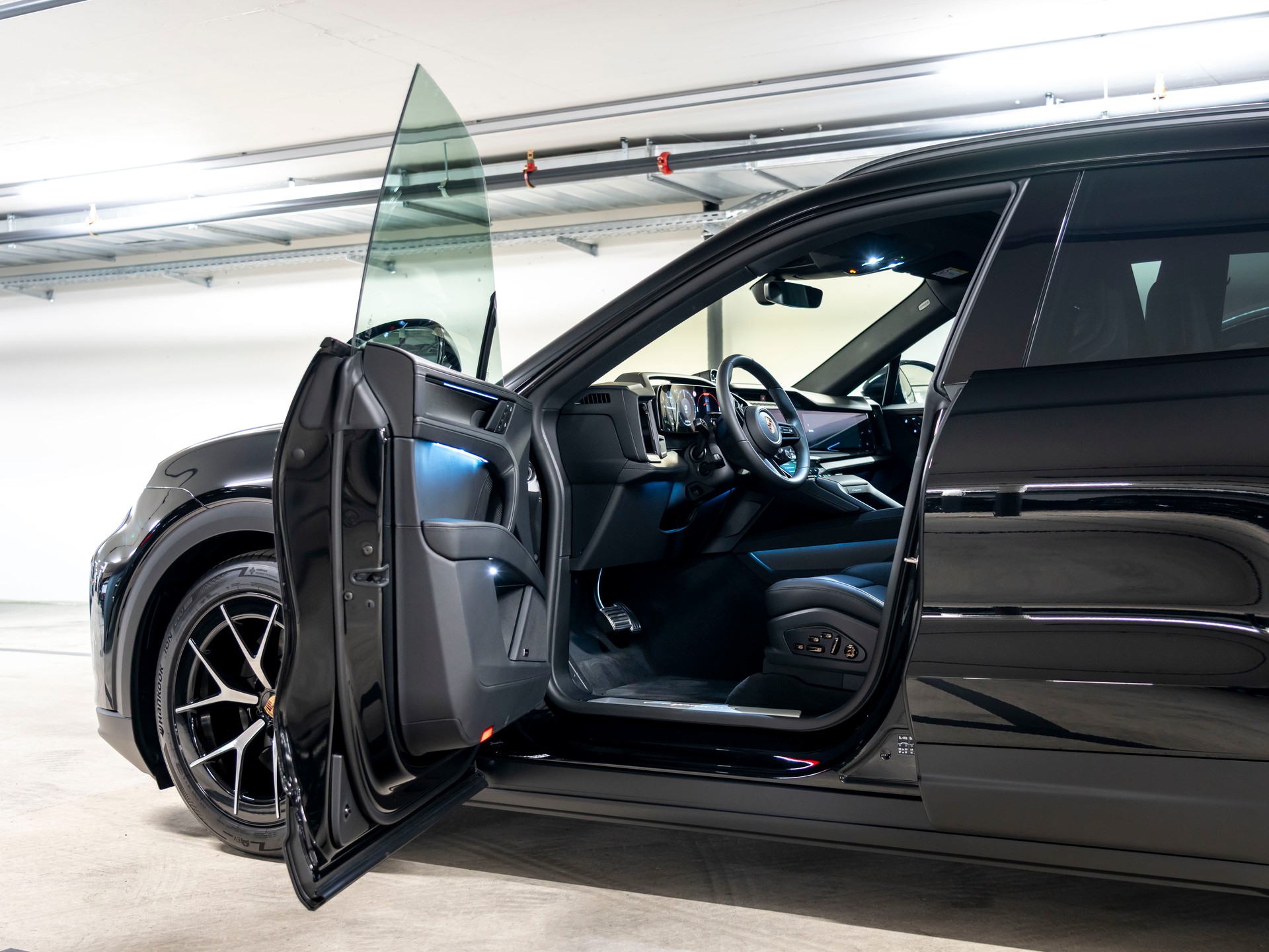 PORSCHE Cayenne S Electric 113 kWh-image-23
