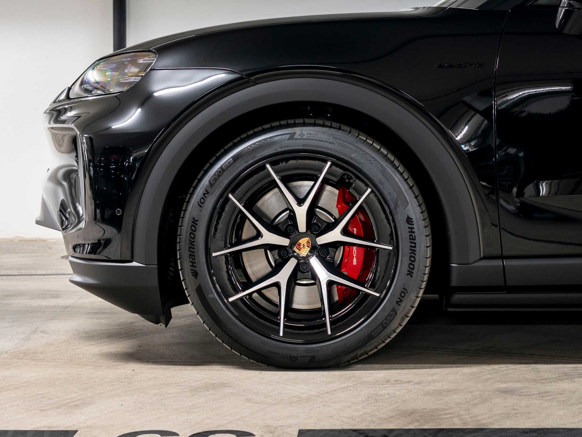PORSCHE Cayenne S Electric 113 kWh-image-6