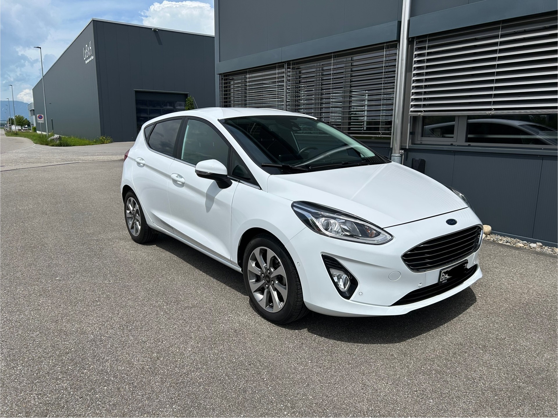 FORD 1.0 EcoB 125 Titanium-image-0