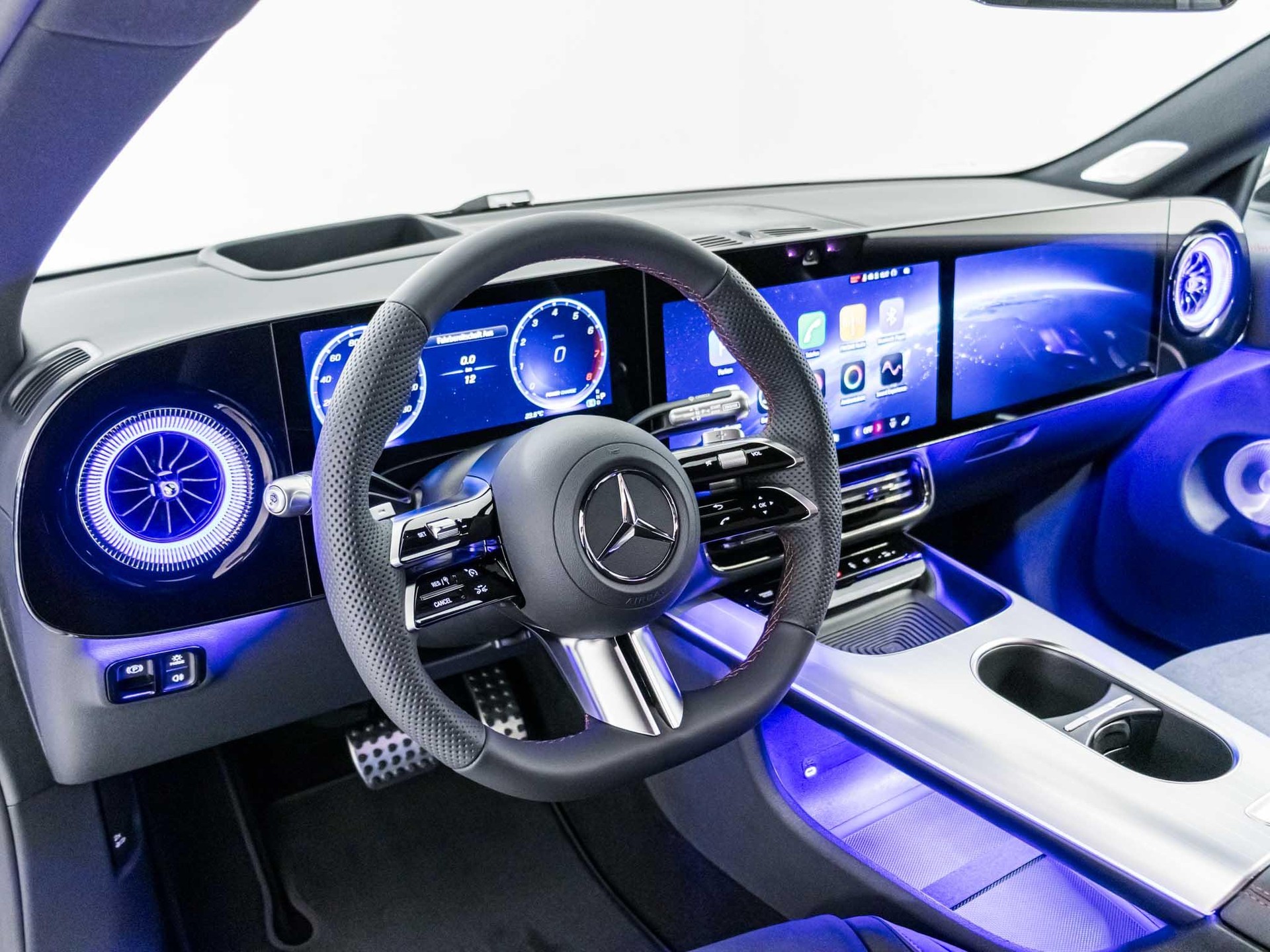 MERCEDES-BENZ CLA 220 4MATIC SB-image-9