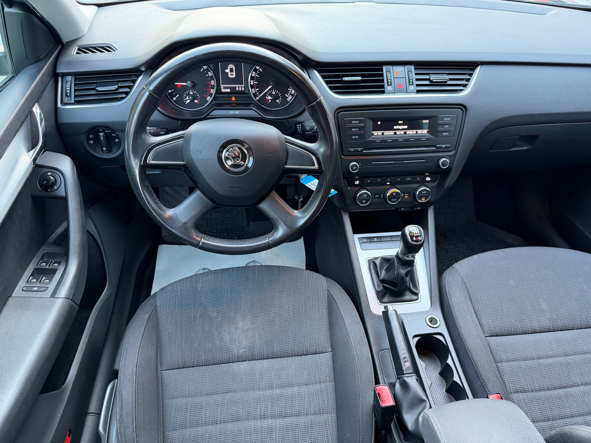 SKODA Octavia Combi 2.0 TDI Fresh 4x4-image-7