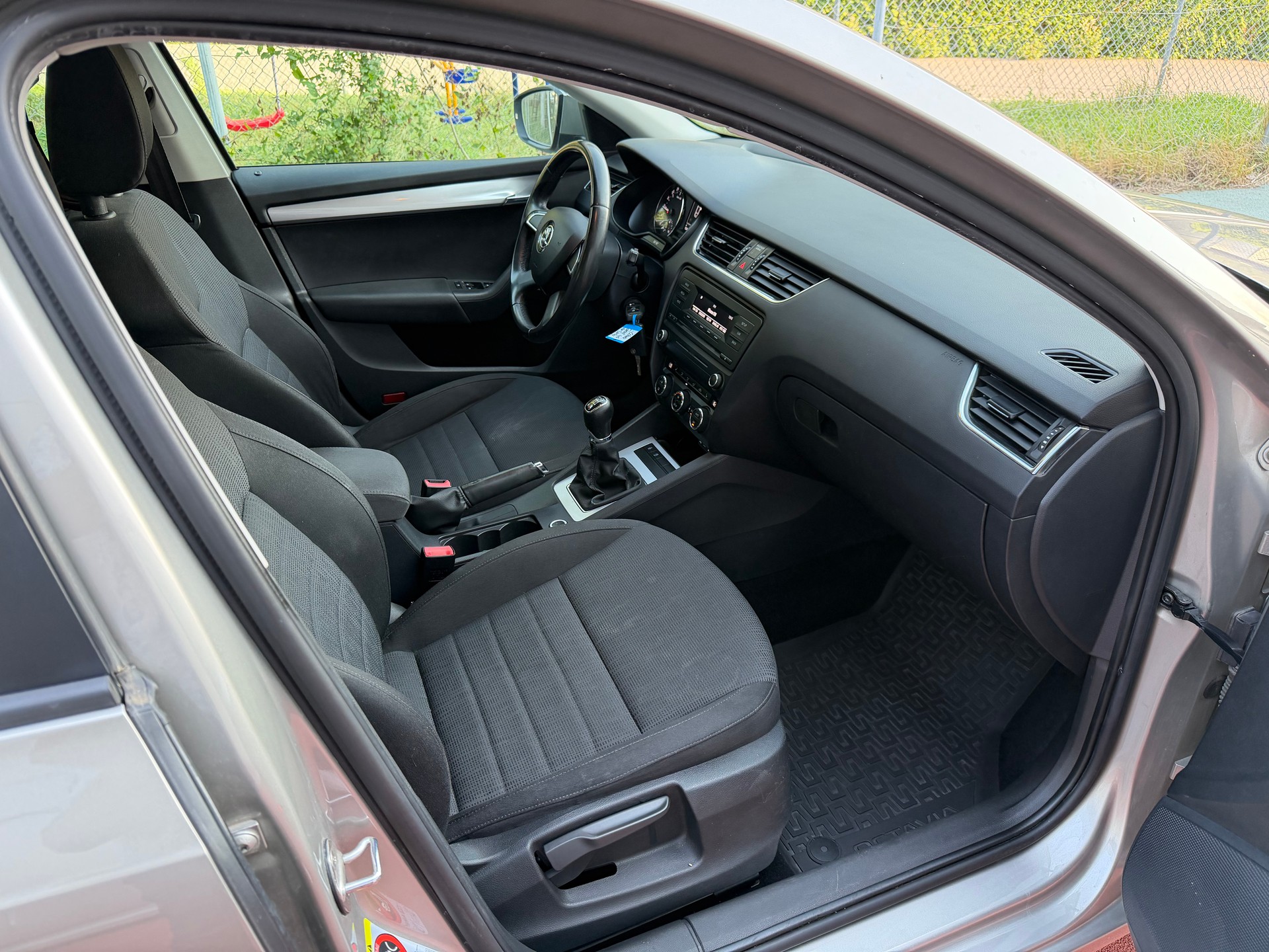 SKODA Octavia Combi 2.0 TDI Fresh 4x4-image-9
