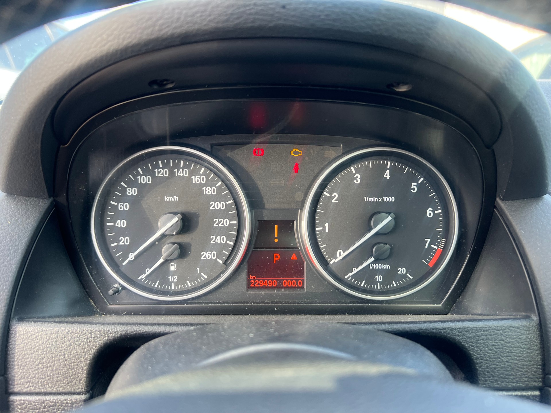 BMW X1 xDrive 28i Steptronic-image-12