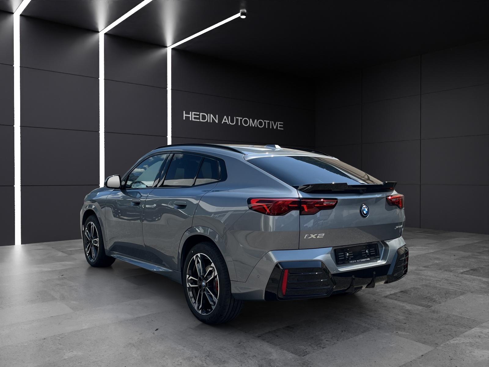 BMW iX2 30 xDrive-showroom-element-2