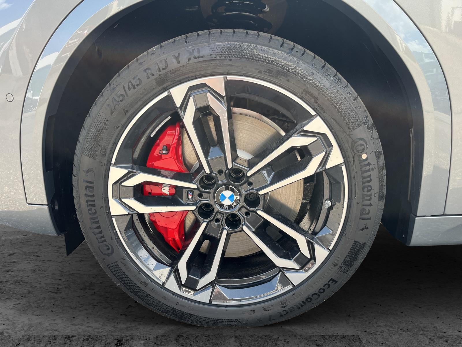 BMW iX2 30 xDrive-image-8