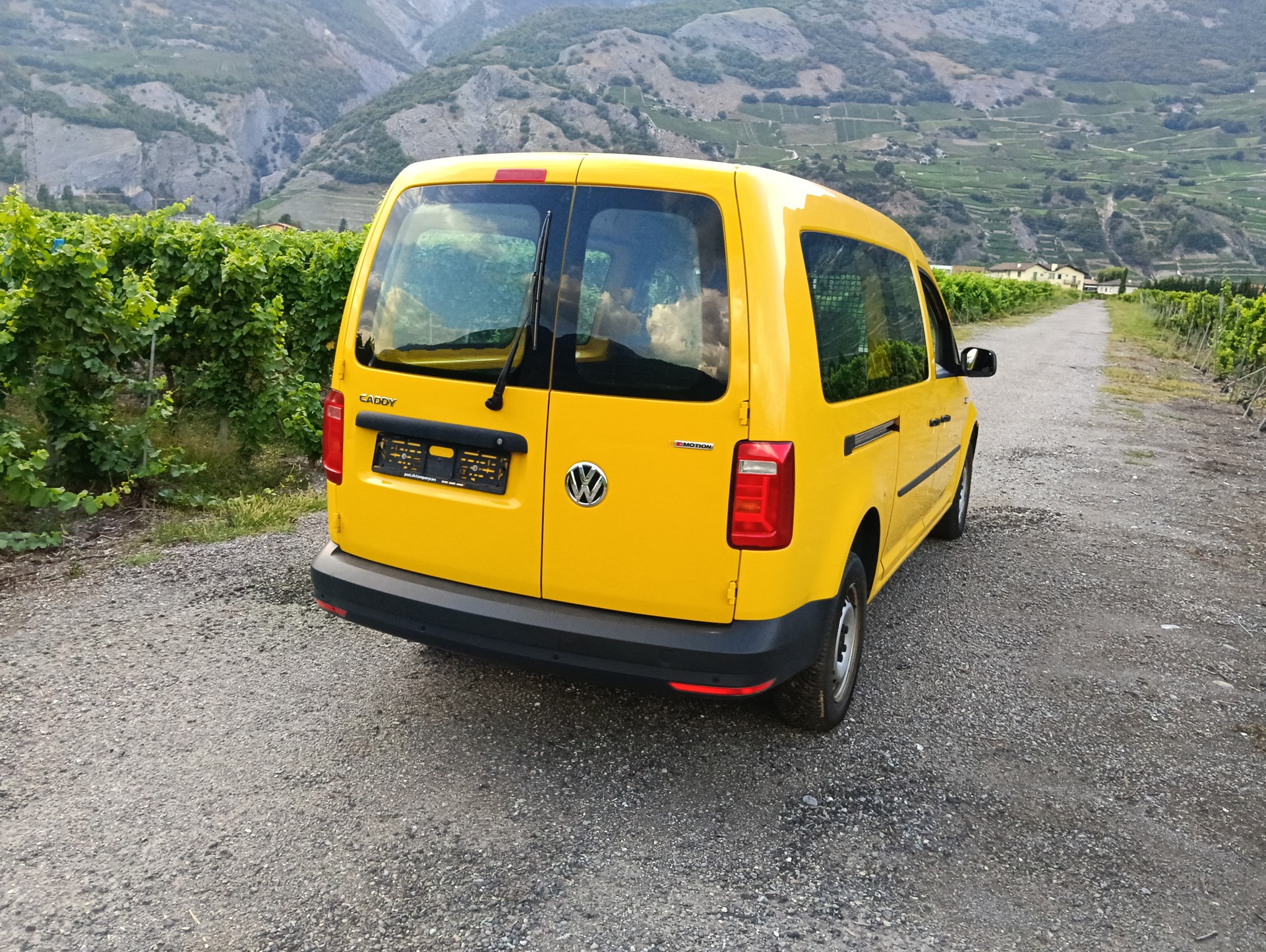 VW Caddy Maxi 2.0TDI 4Motion BlueMotion Technology-image-3