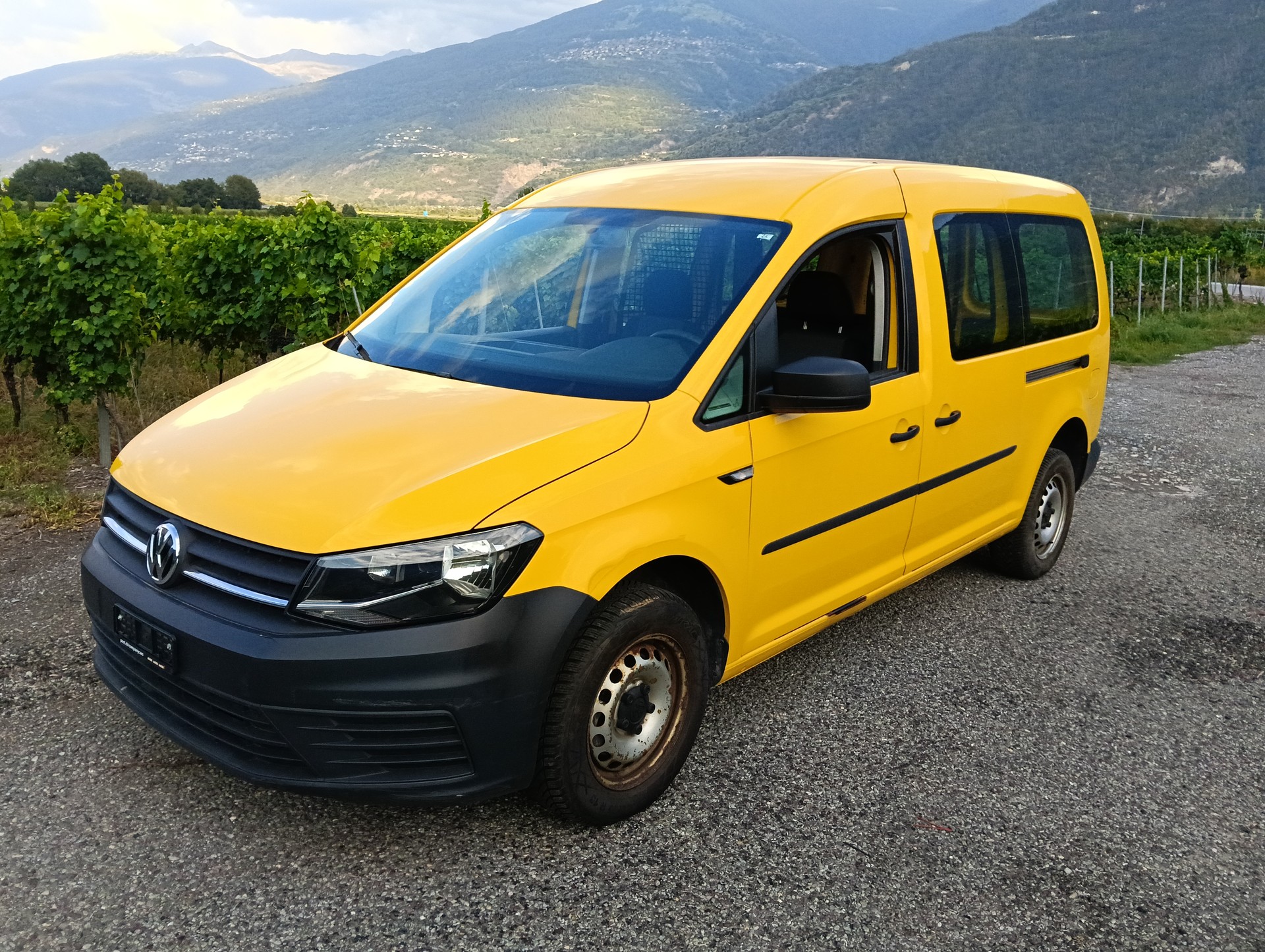 VW Caddy Maxi 2.0TDI 4Motion BlueMotion Technology-image-6