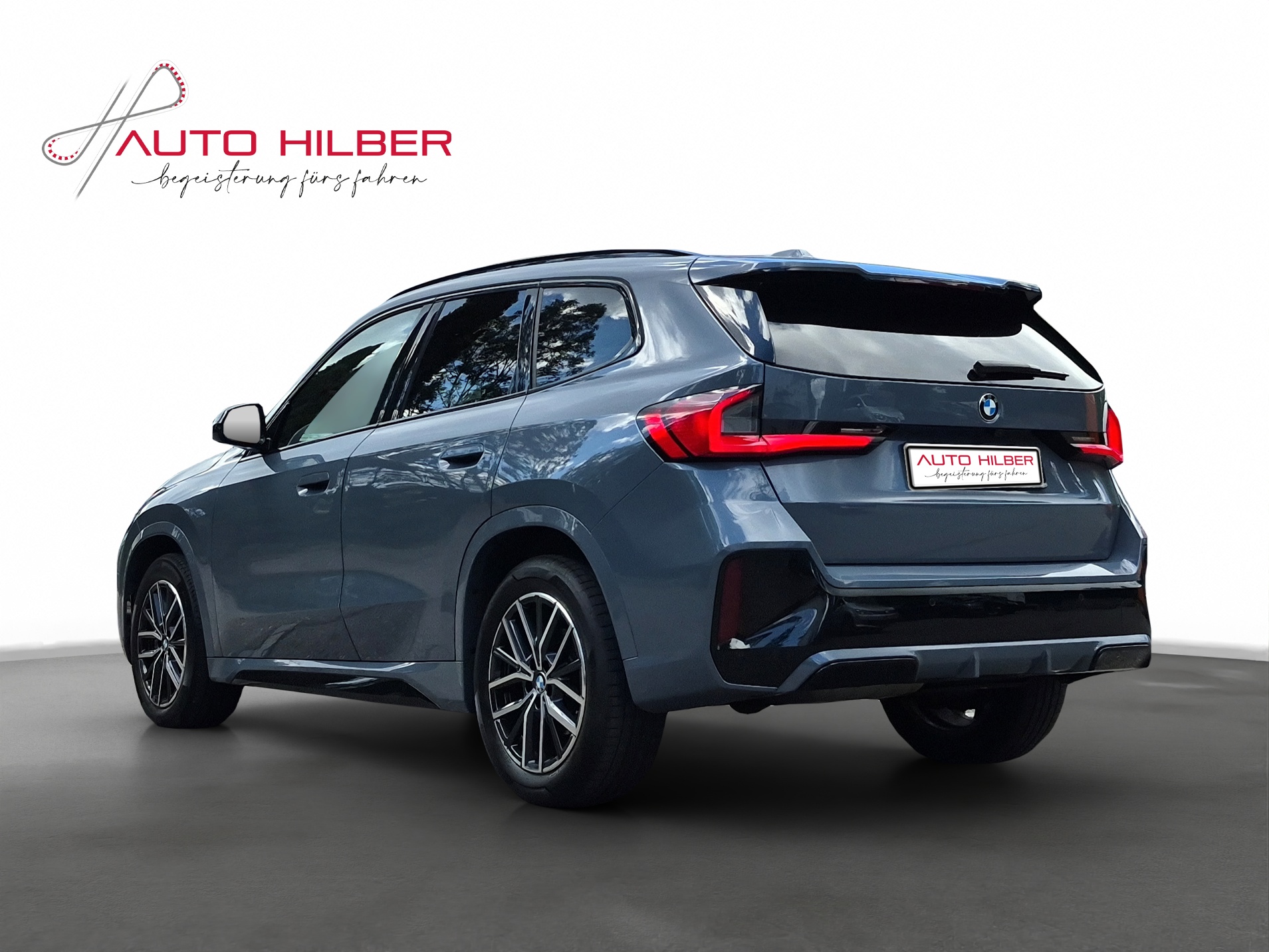 BMW X1 xDrive 23d 48V M Sport *MEGA AUSTATTUNG/HarmanKardon/360°Cam/Panodach*-image-4