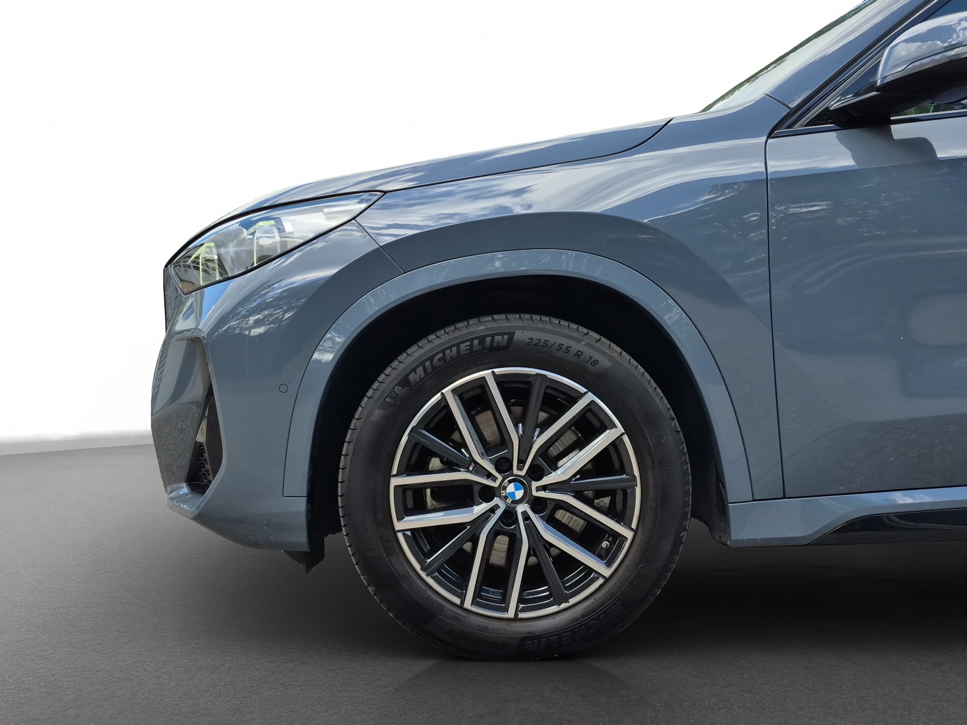 BMW X1 xDrive 23d 48V M Sport *MEGA AUSTATTUNG/HarmanKardon/360°Cam/Panodach*-image-3