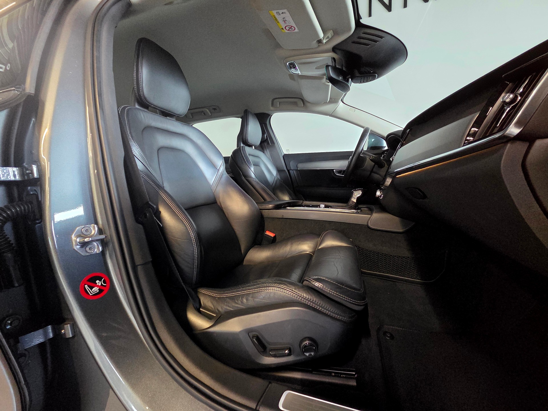 VOLVO V90 Cross Country 2.0 T5 Pro AWD-image-5