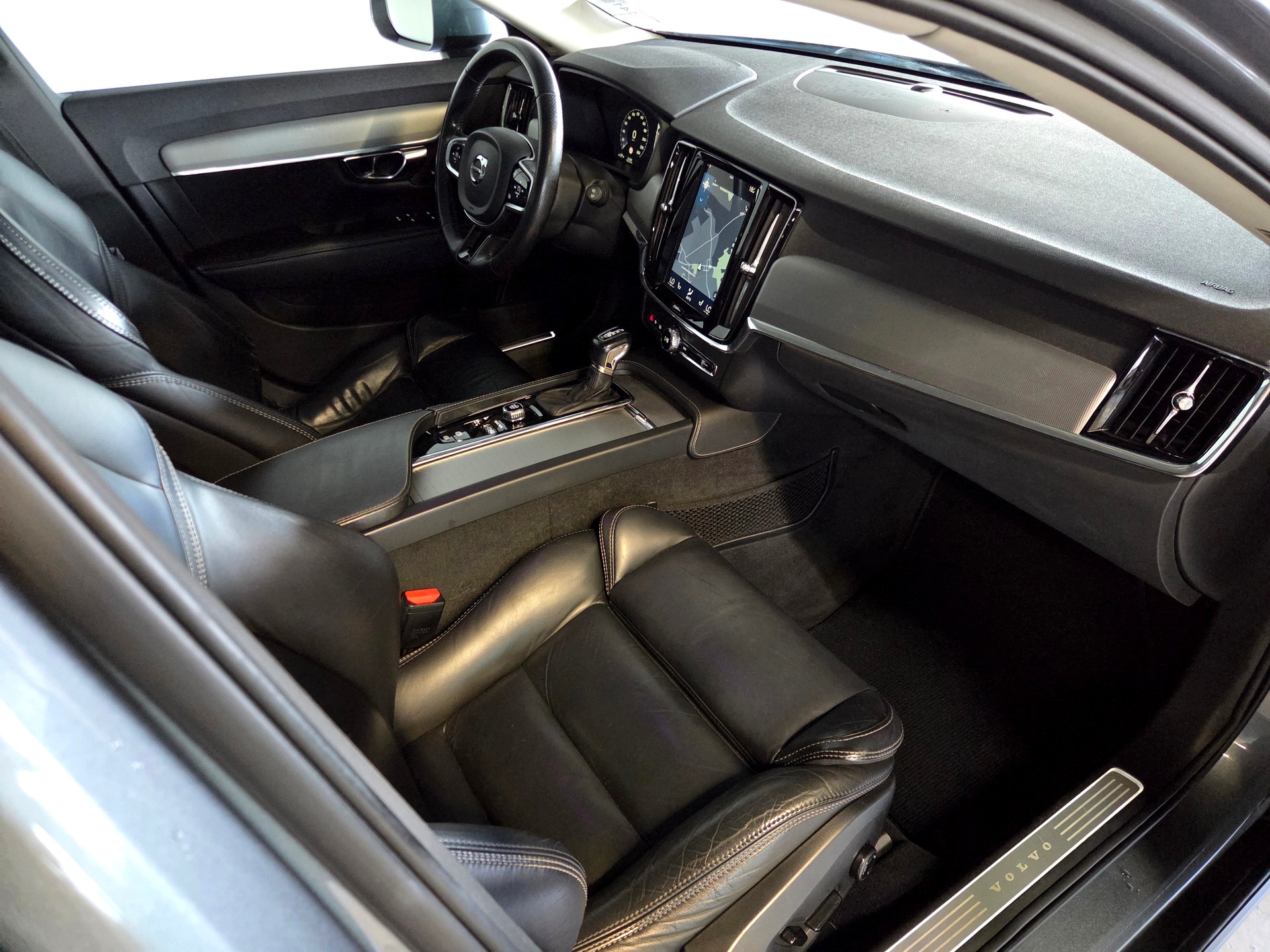 VOLVO V90 Cross Country 2.0 T5 Pro AWD-image-7
