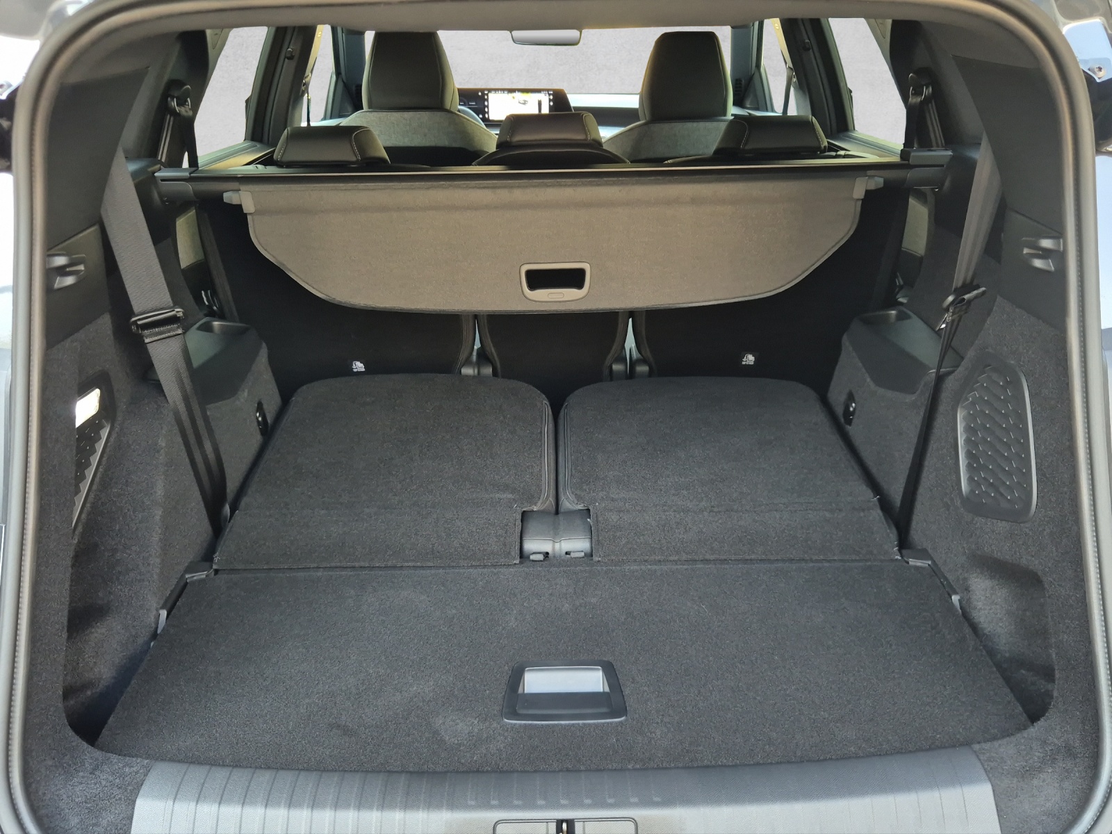 PEUGEOT 5008 e-Allure Premium AWD 73kWh-image-12
