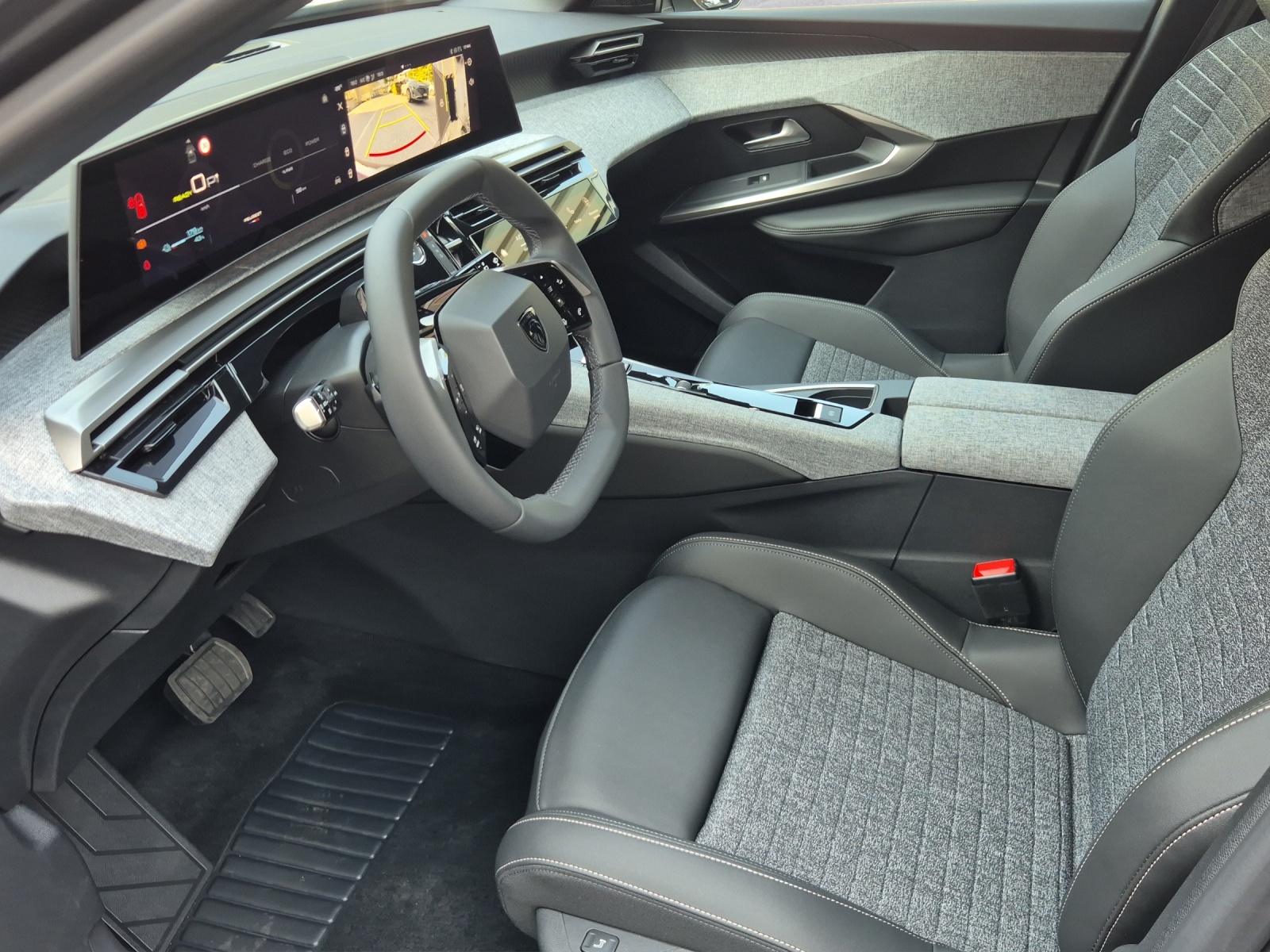 PEUGEOT 5008 e-Allure Premium AWD 73kWh-image-14