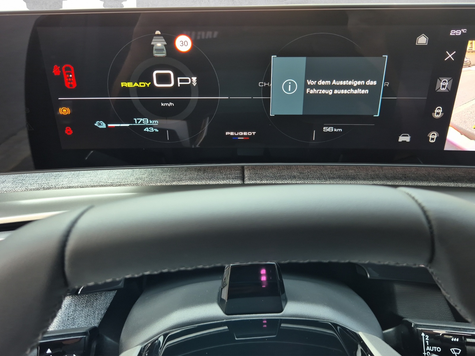 PEUGEOT 5008 e-Allure Premium AWD 73kWh-image-8