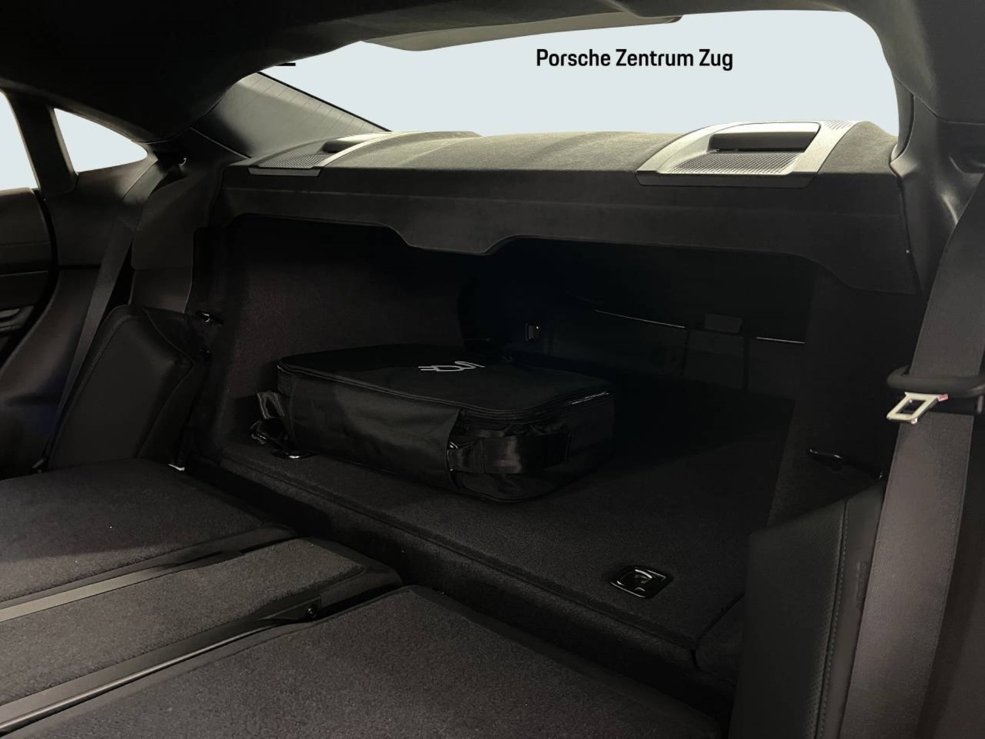 PORSCHE Taycan Turbo S-image-25