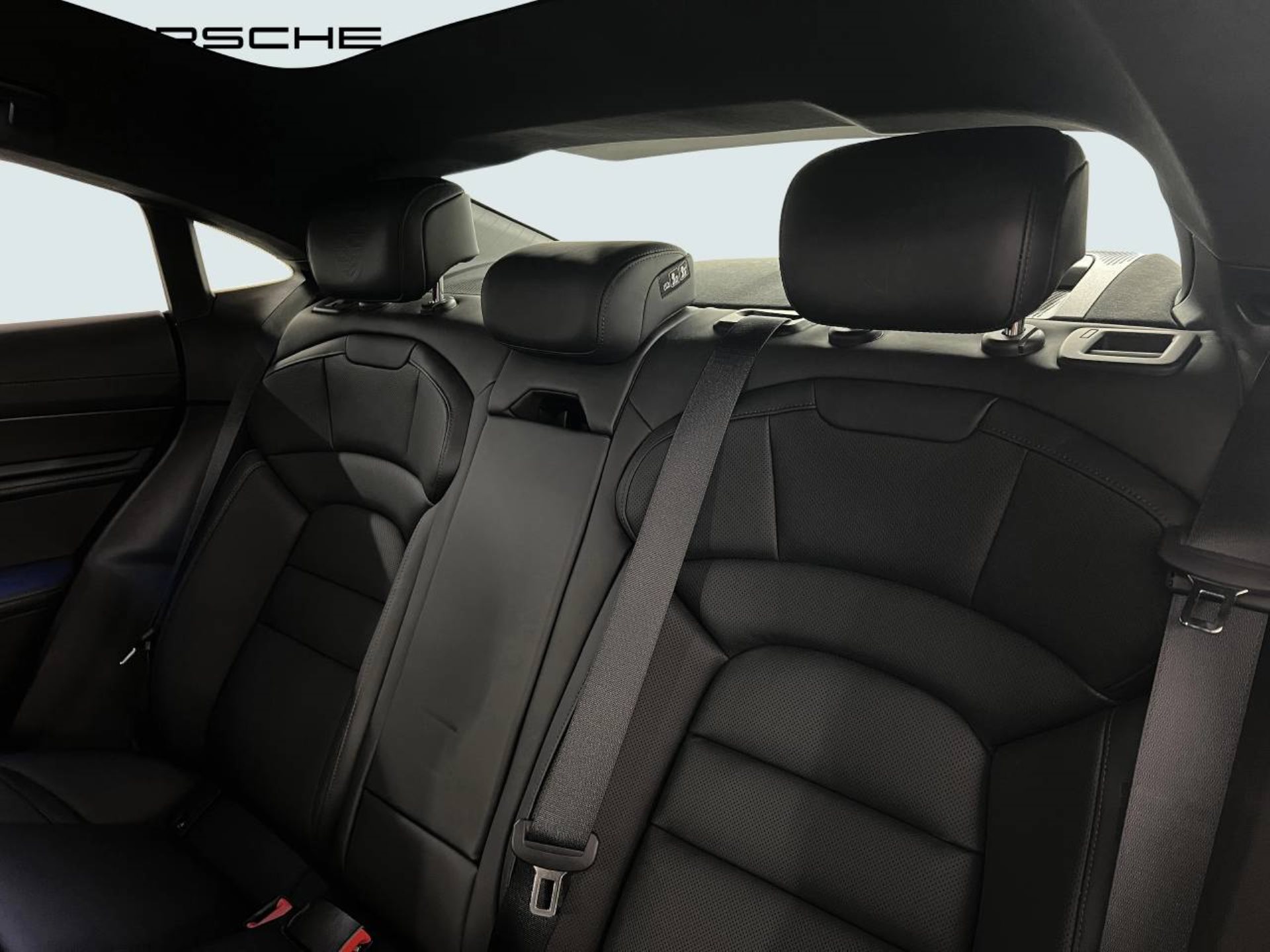 PORSCHE Taycan Turbo S-image-23