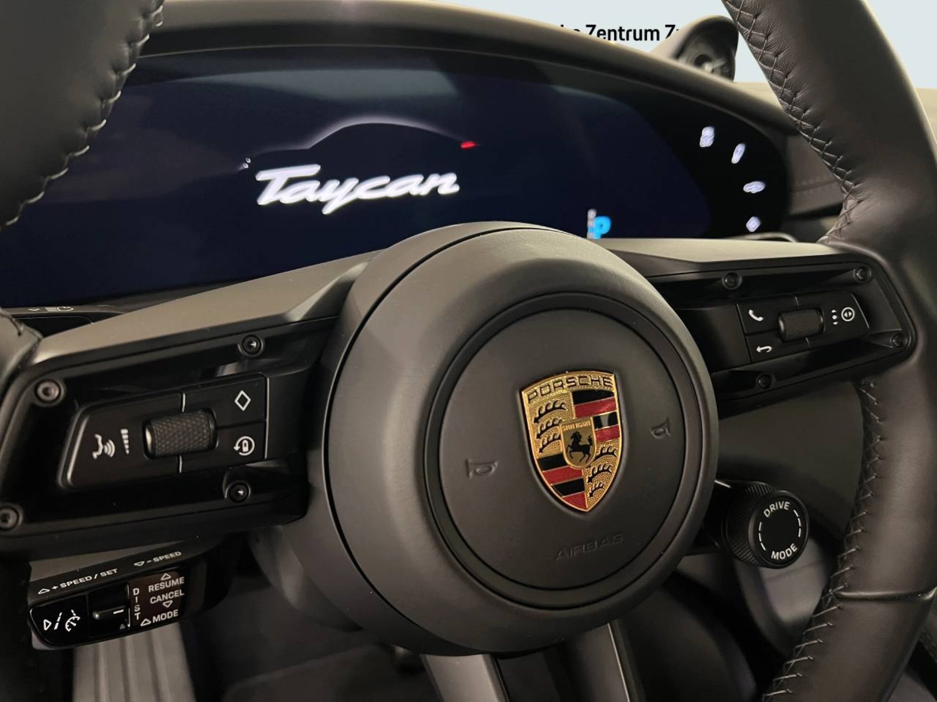 PORSCHE Taycan Turbo S-image-16