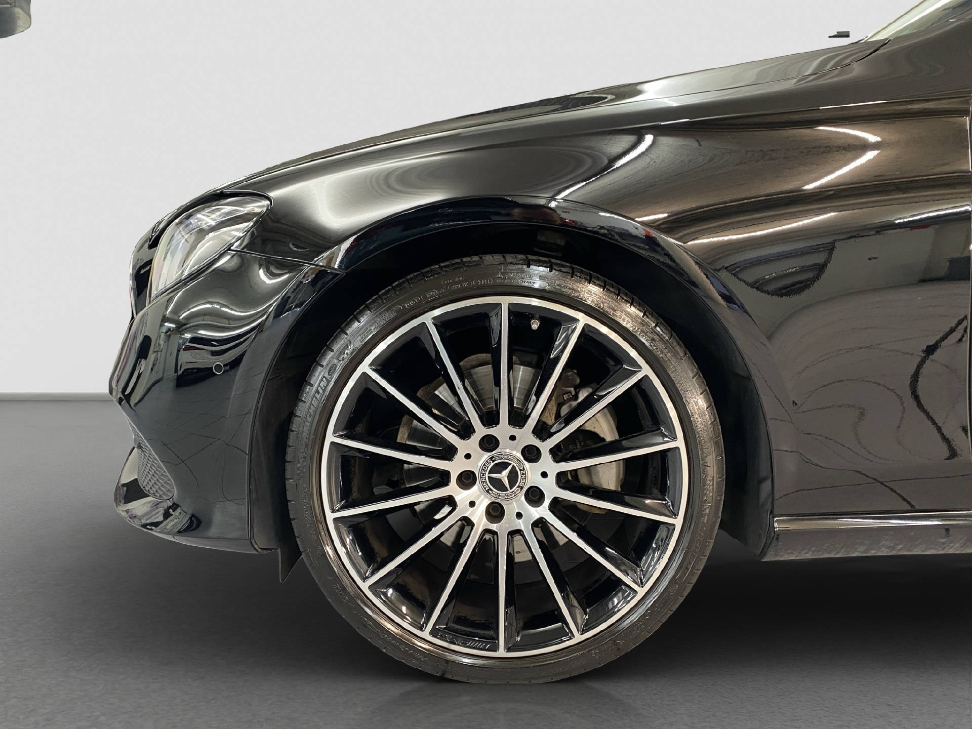 MERCEDES-BENZ E 200 Avantgarde 4MATIC-image-5