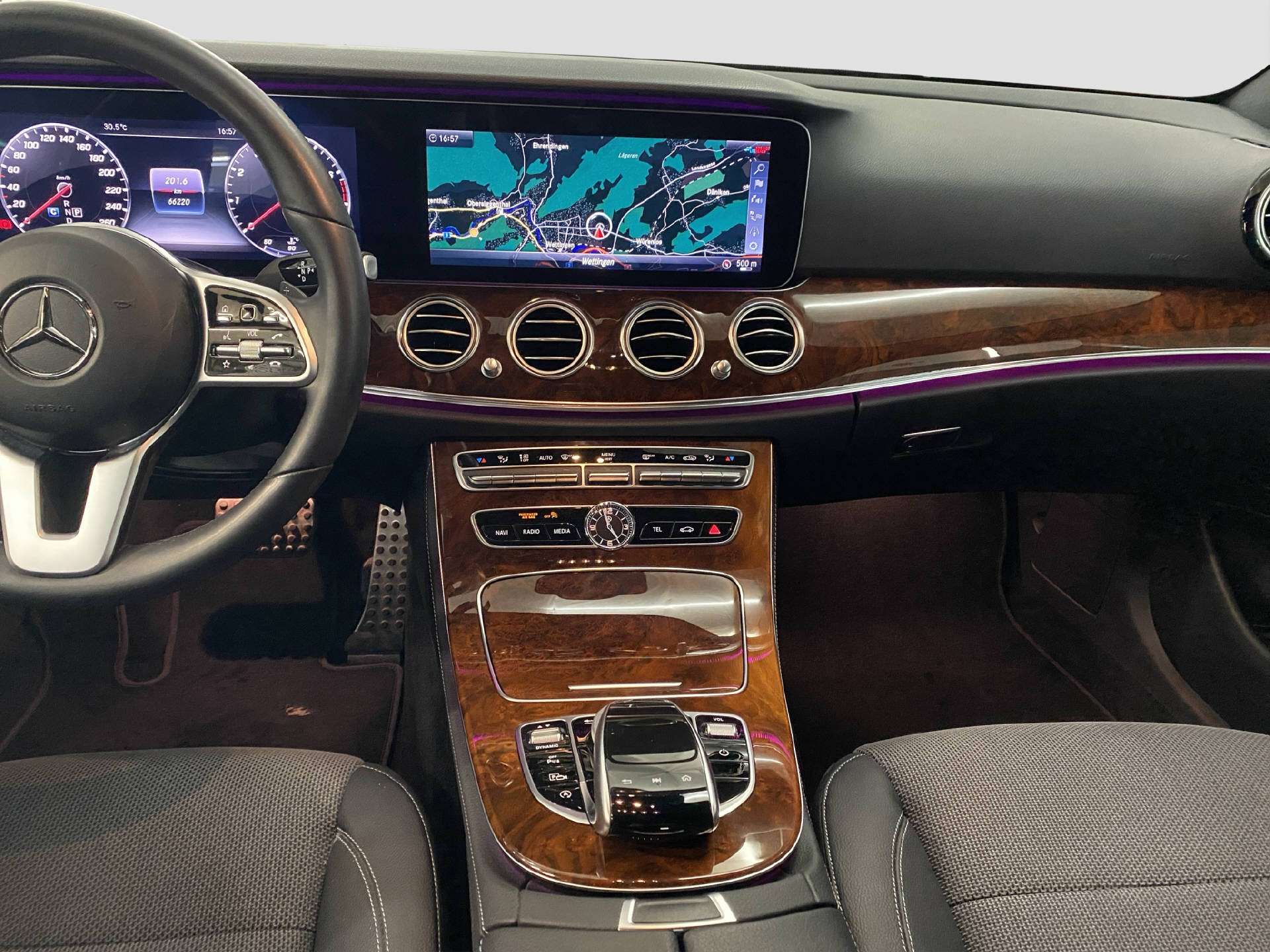 MERCEDES-BENZ E 200 Avantgarde 4MATIC-image-9