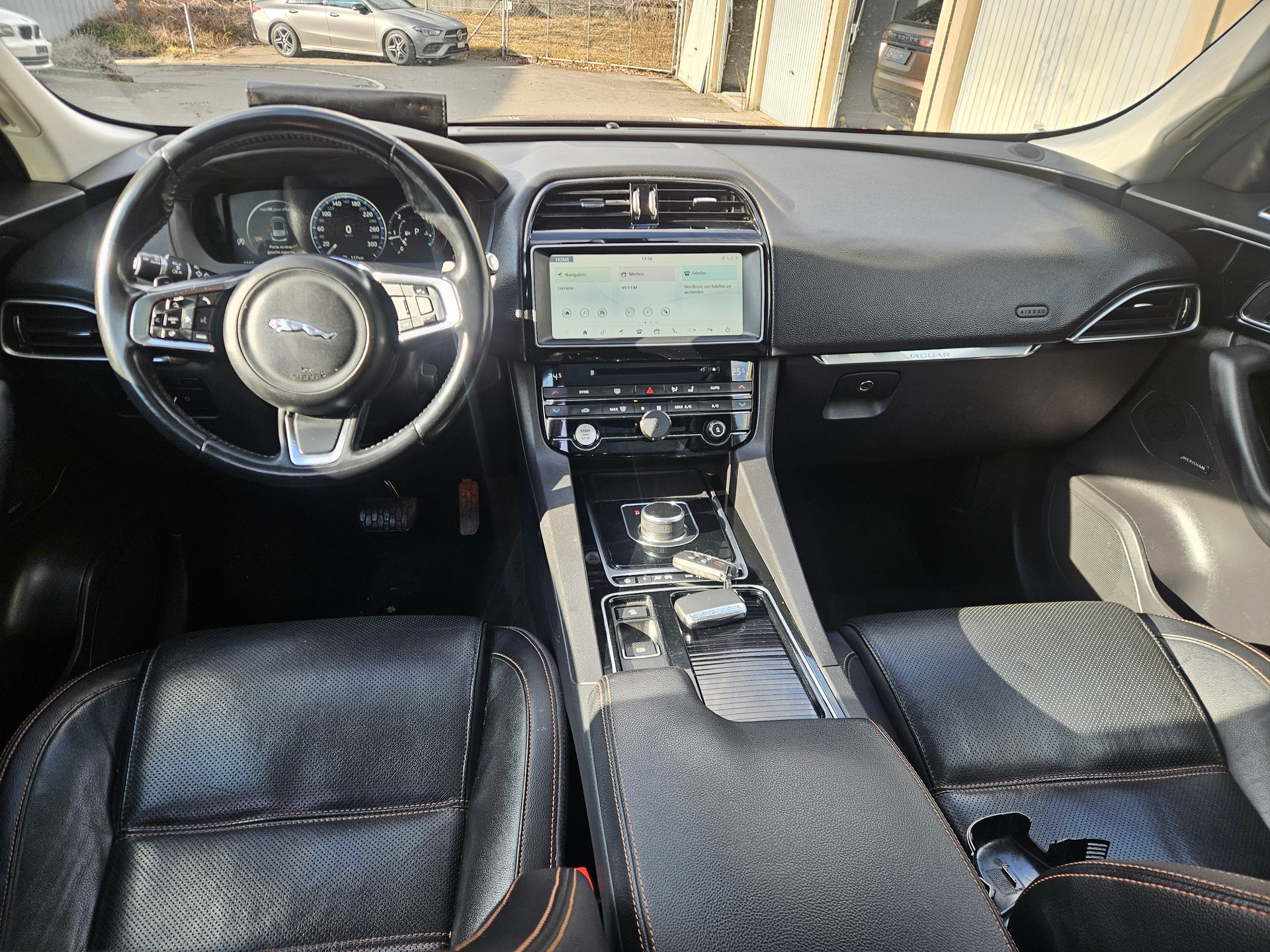 JAGUAR F-PACE-image-5