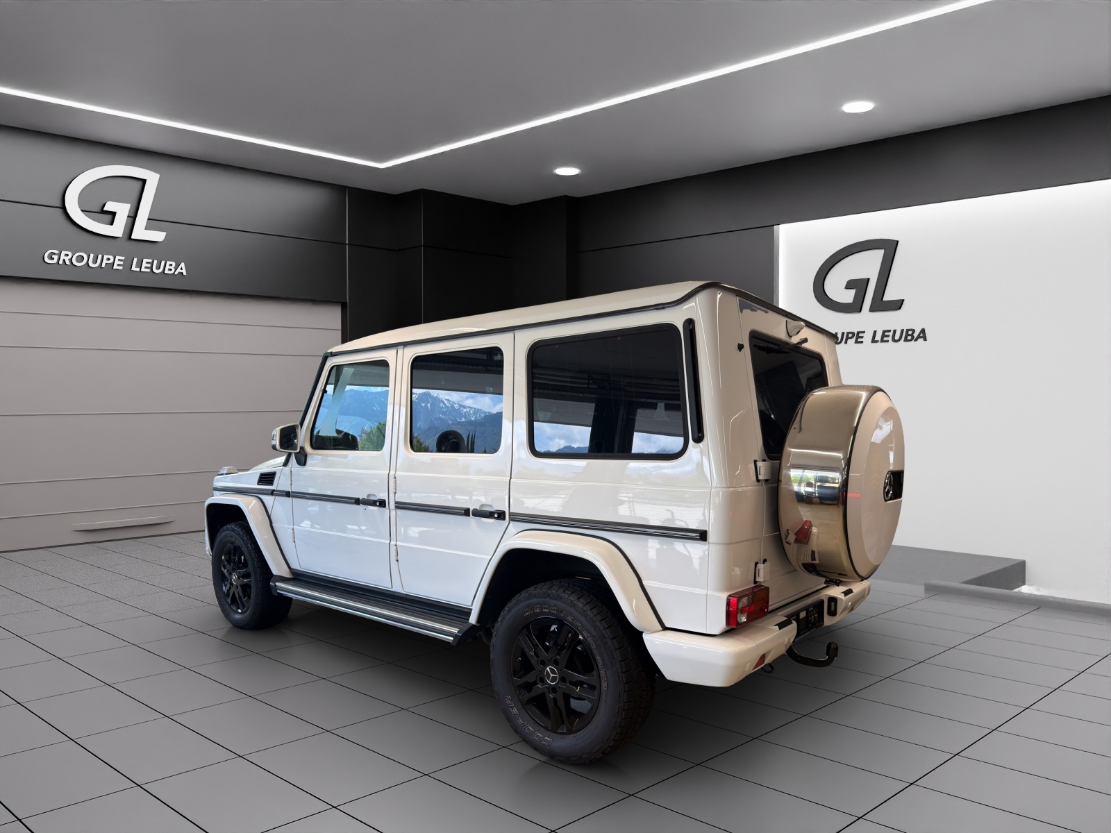 MERCEDES-BENZ G 500 7G-Tronic-showroom-element-3