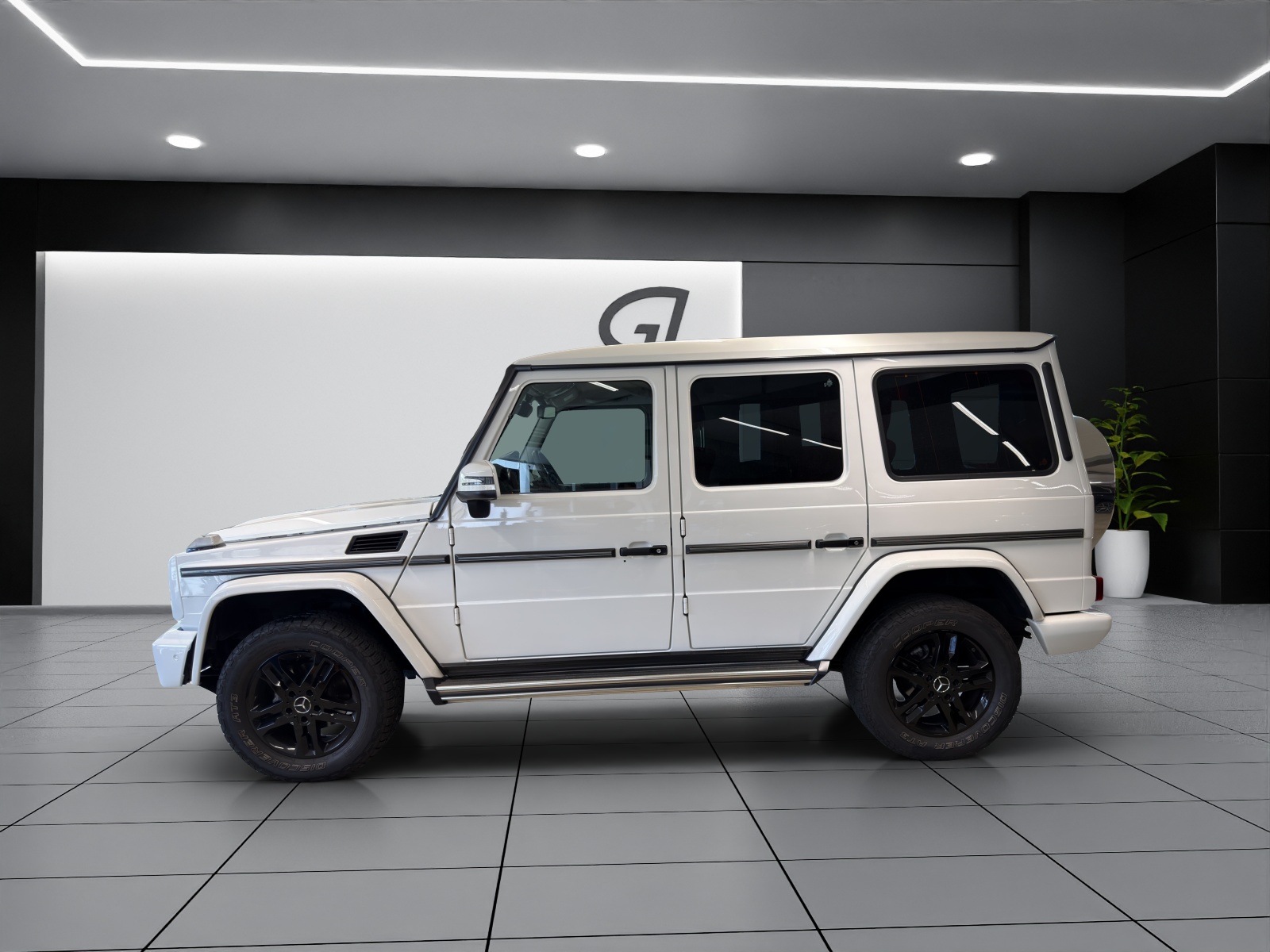 MERCEDES-BENZ G 500 7G-Tronic-showroom-element-2