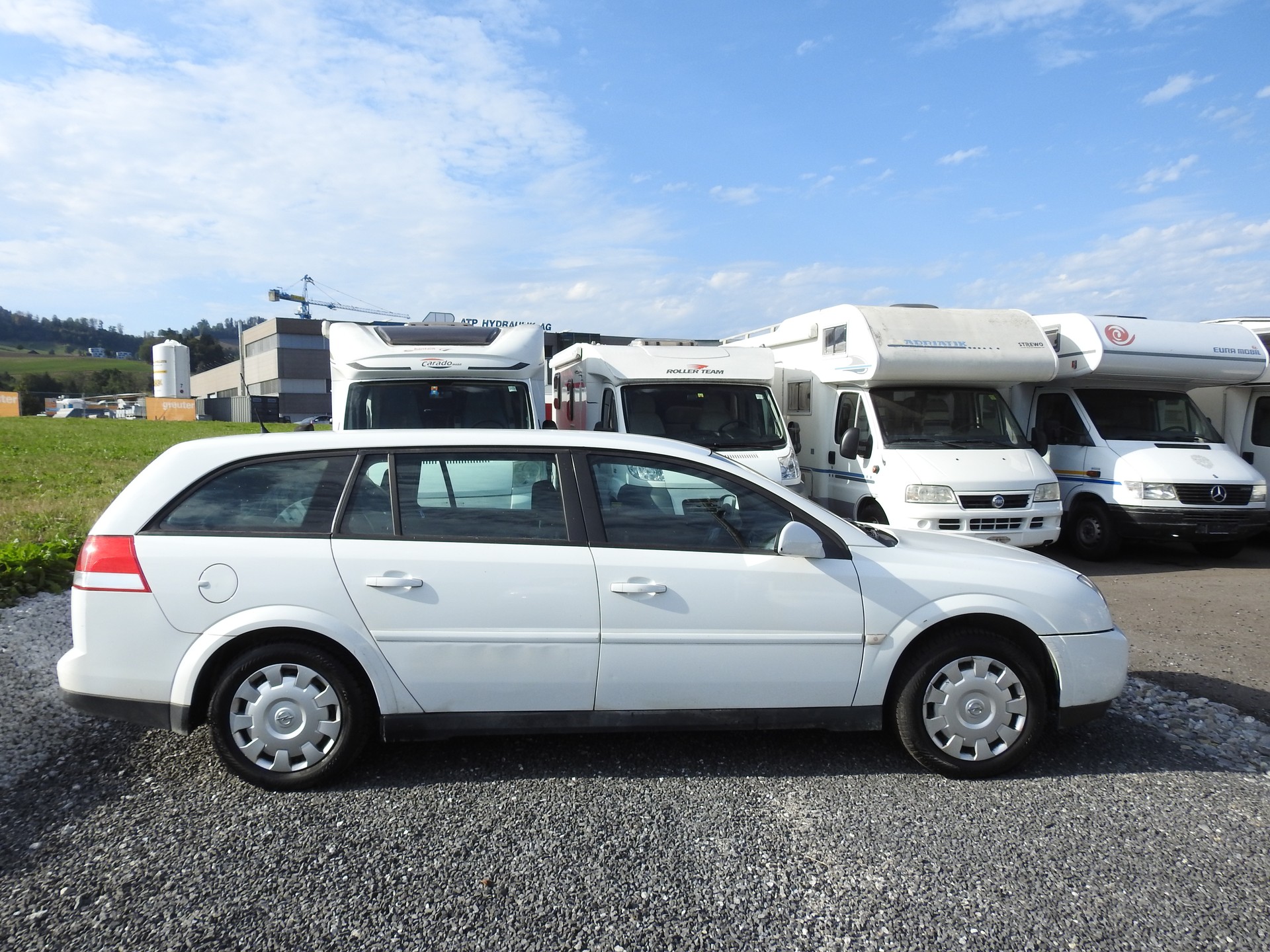 OPEL Vectra Caravan 2.2 Essentia-image-7