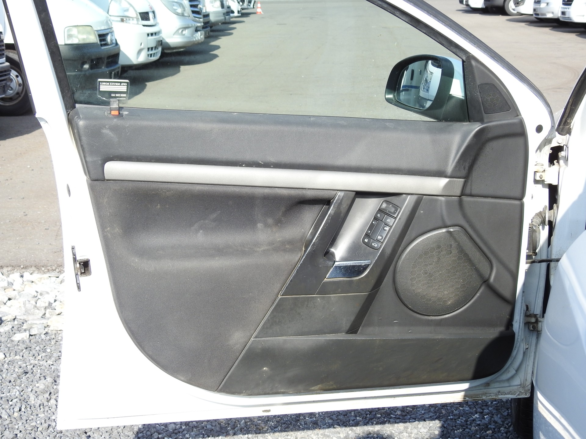 OPEL Vectra Caravan 2.2 Essentia-image-11