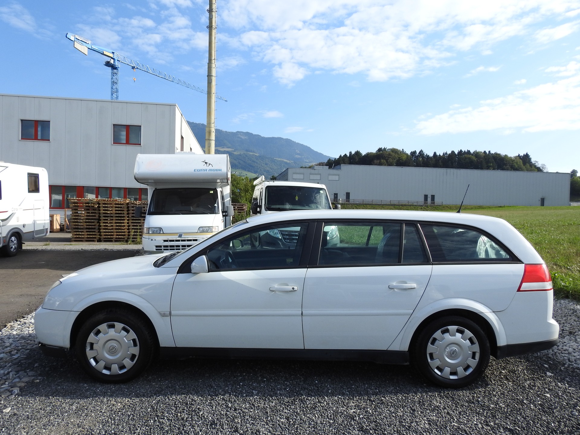 OPEL Vectra Caravan 2.2 Essentia-showroom-element-3
