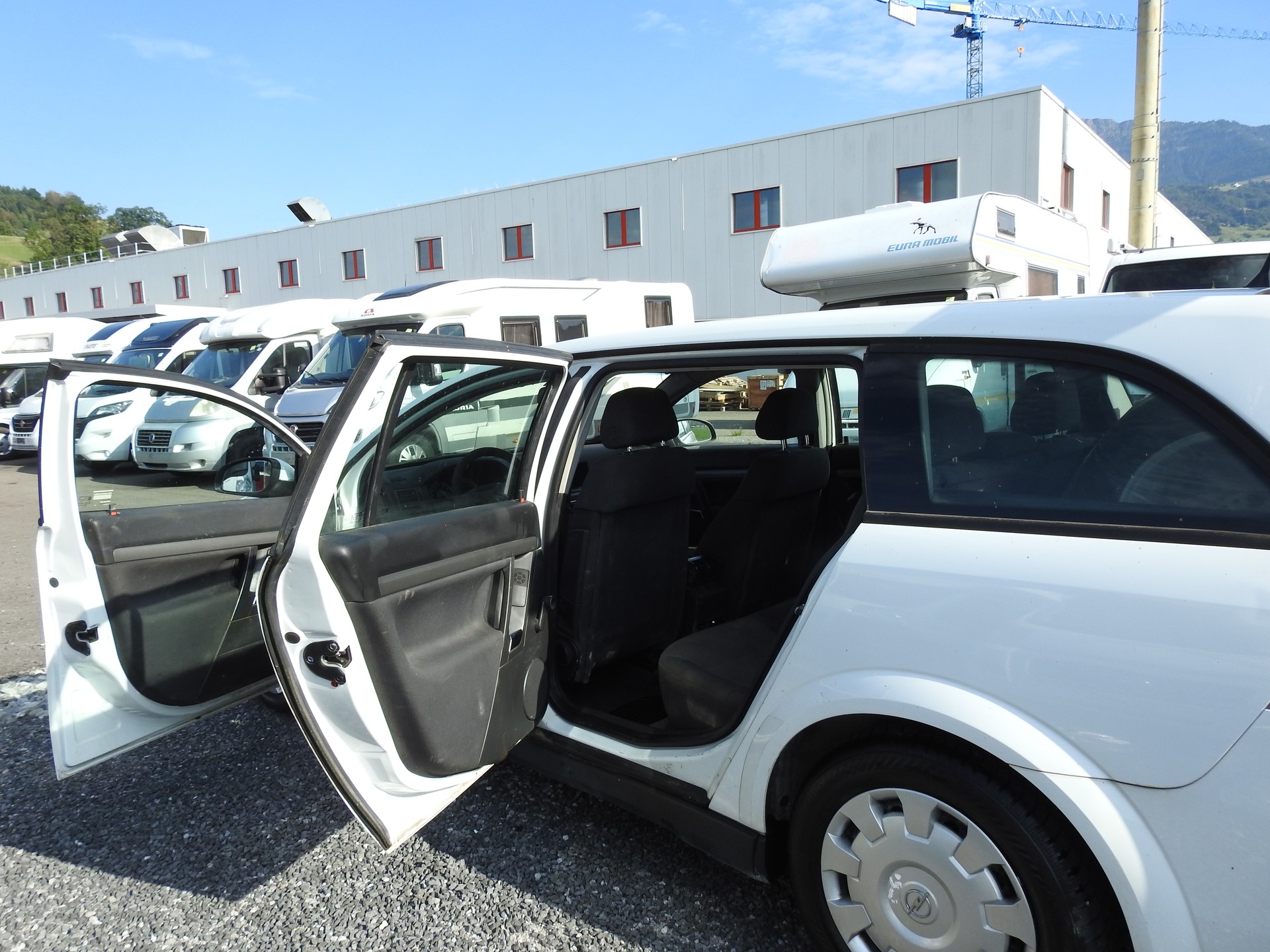 OPEL Vectra Caravan 2.2 Essentia-image-15