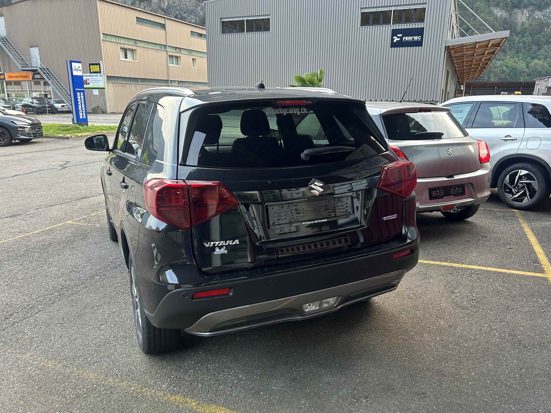 SUZUKI Vitara 1.4 Boosterjet Compact + 4x4 Hybrid Automatic-image-3