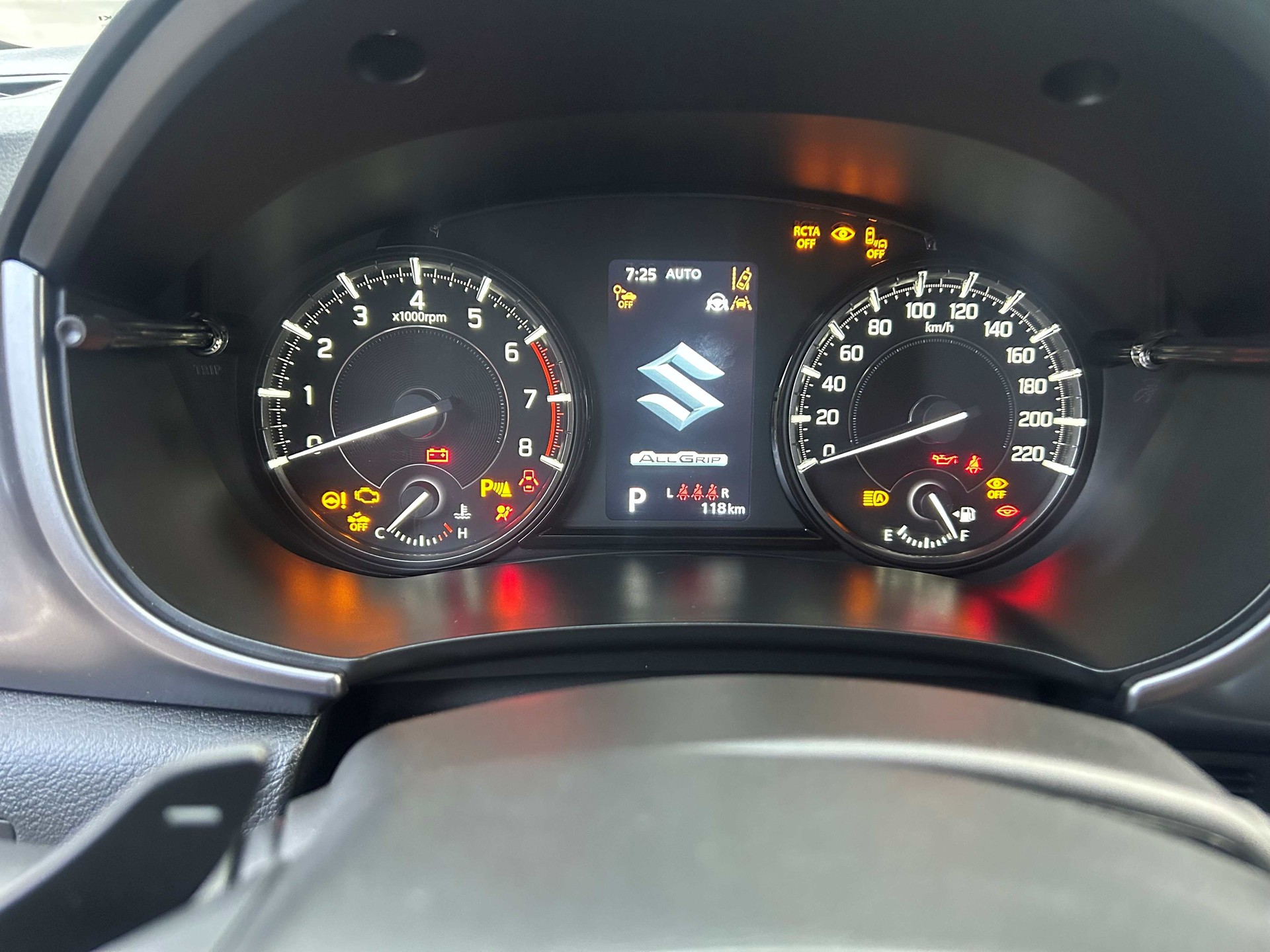 SUZUKI Vitara 1.4 Boosterjet Compact + 4x4 Hybrid Automatic-image-5