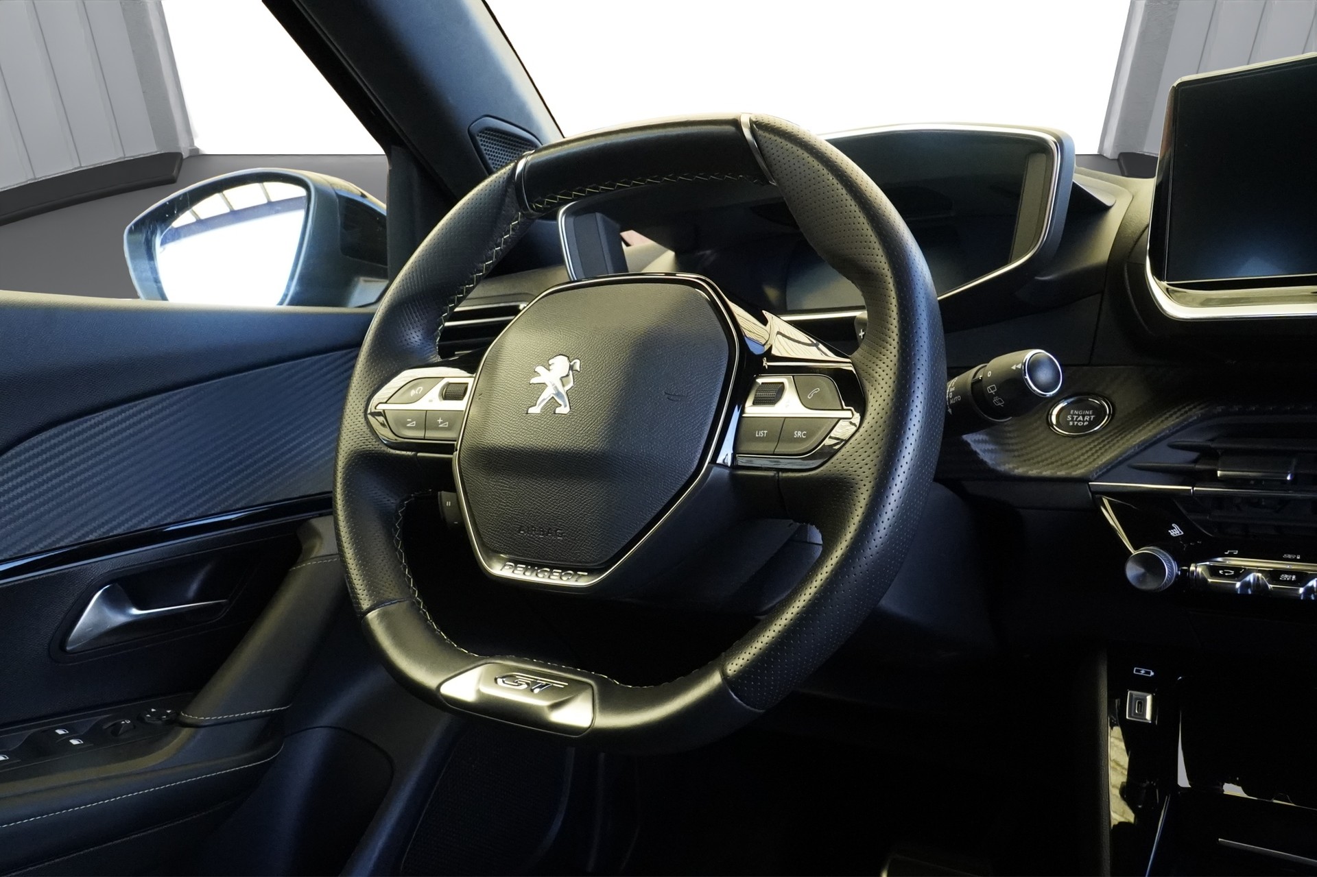 PEUGEOT 2008 1.2 PureTech GT EAT8 *CH Fahrzeug*-image-14