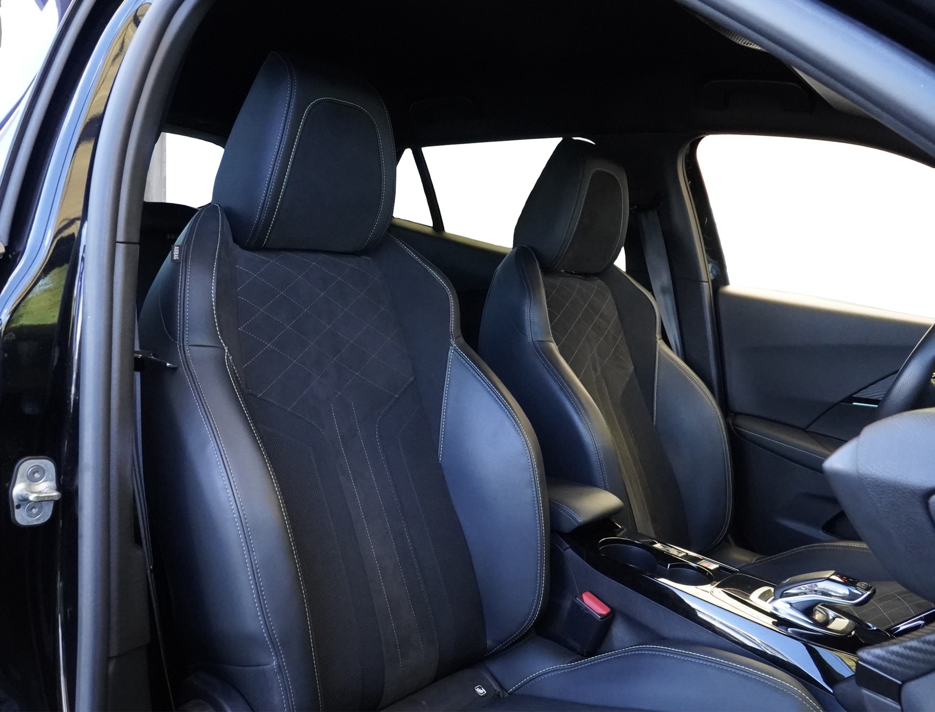 PEUGEOT 2008 1.2 PureTech GT EAT8 *CH Fahrzeug*-image-15