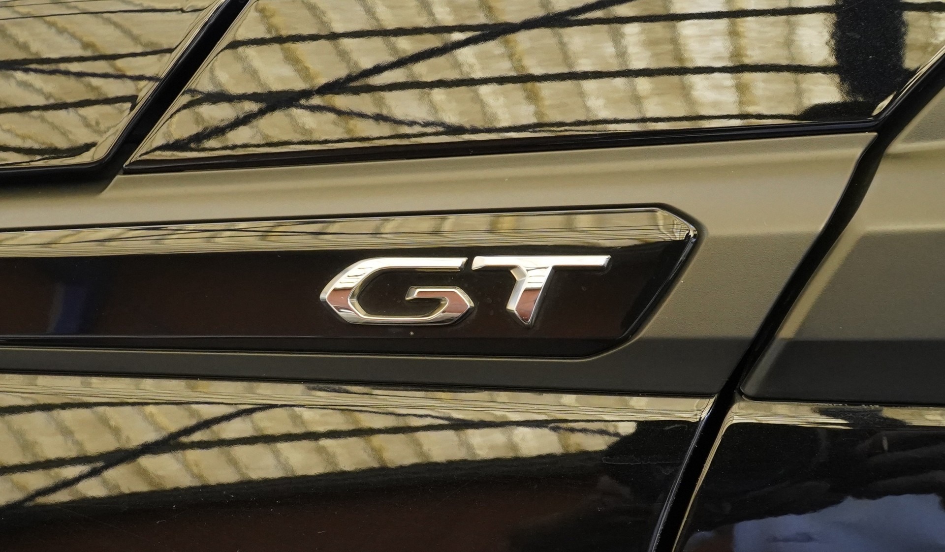 PEUGEOT 2008 1.2 PureTech GT EAT8 *CH Fahrzeug*-image-8