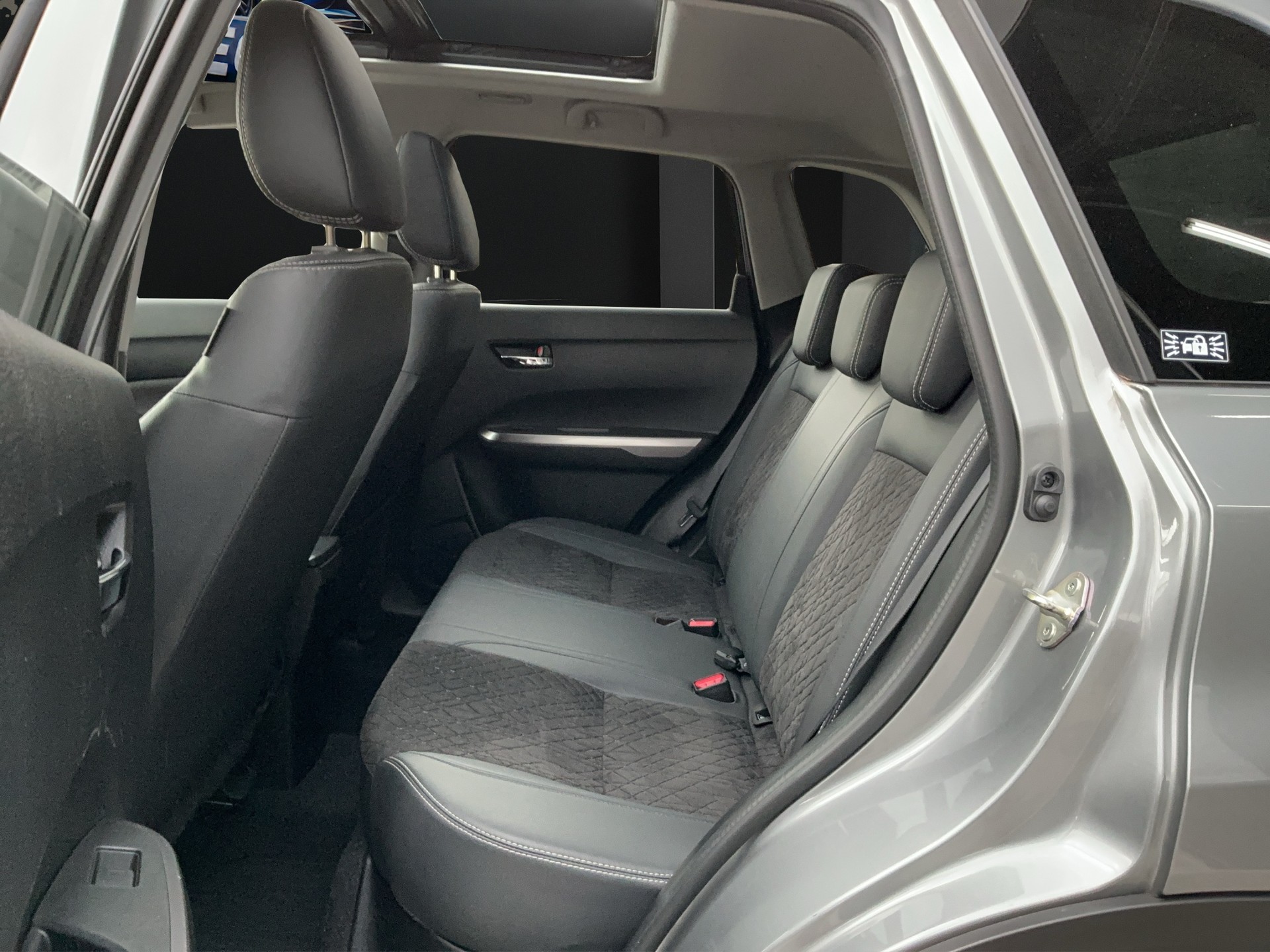SUZUKI Vitara 1.4 Boosterjet Compact Top Hybrid Automatic-image-9