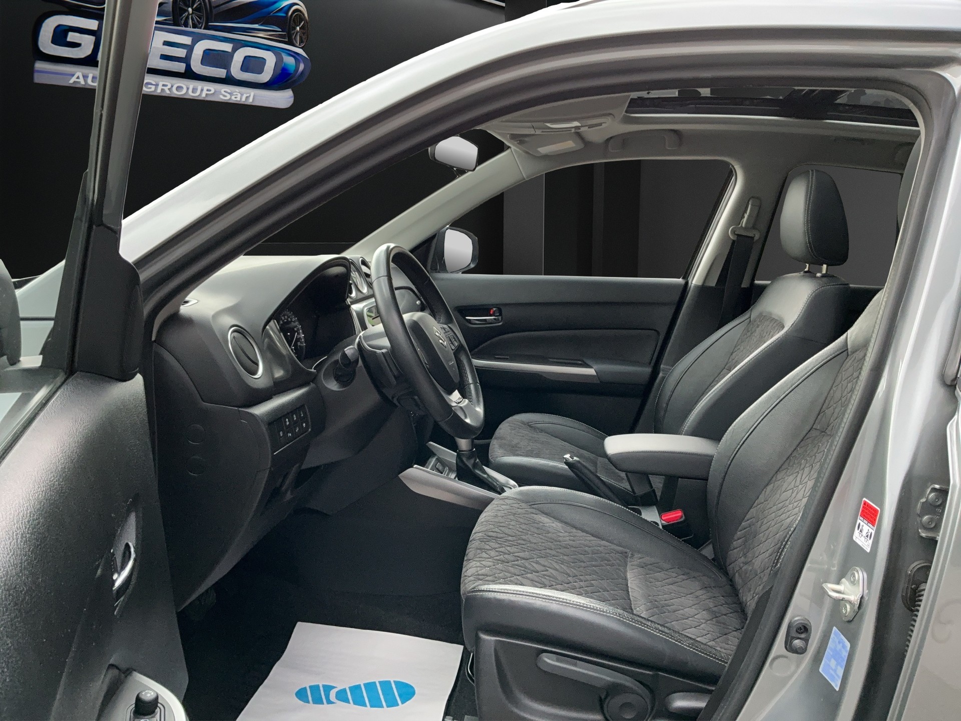 SUZUKI Vitara 1.4 Boosterjet Compact Top Hybrid Automatic-image-8