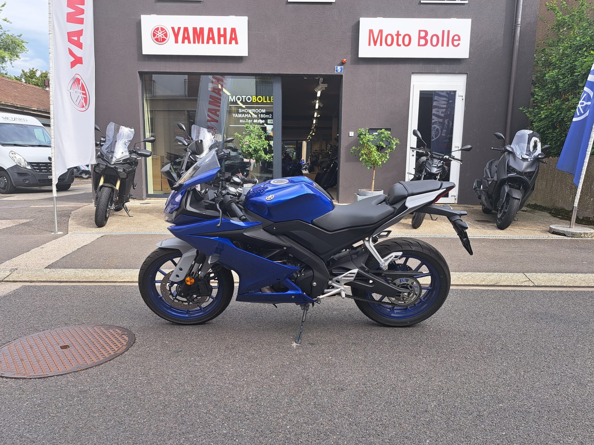 YAMAHA R 125-showroom-element-2