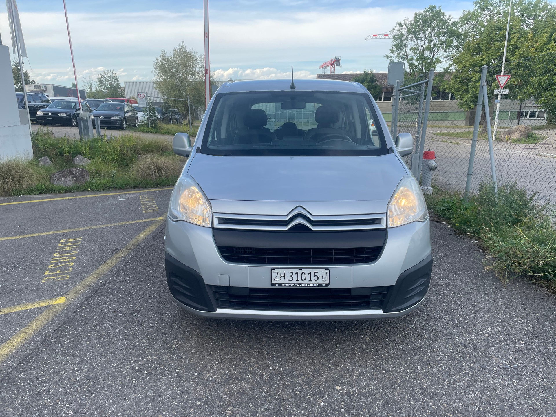 CITROEN Berlingo 1.2i Feel-image-1