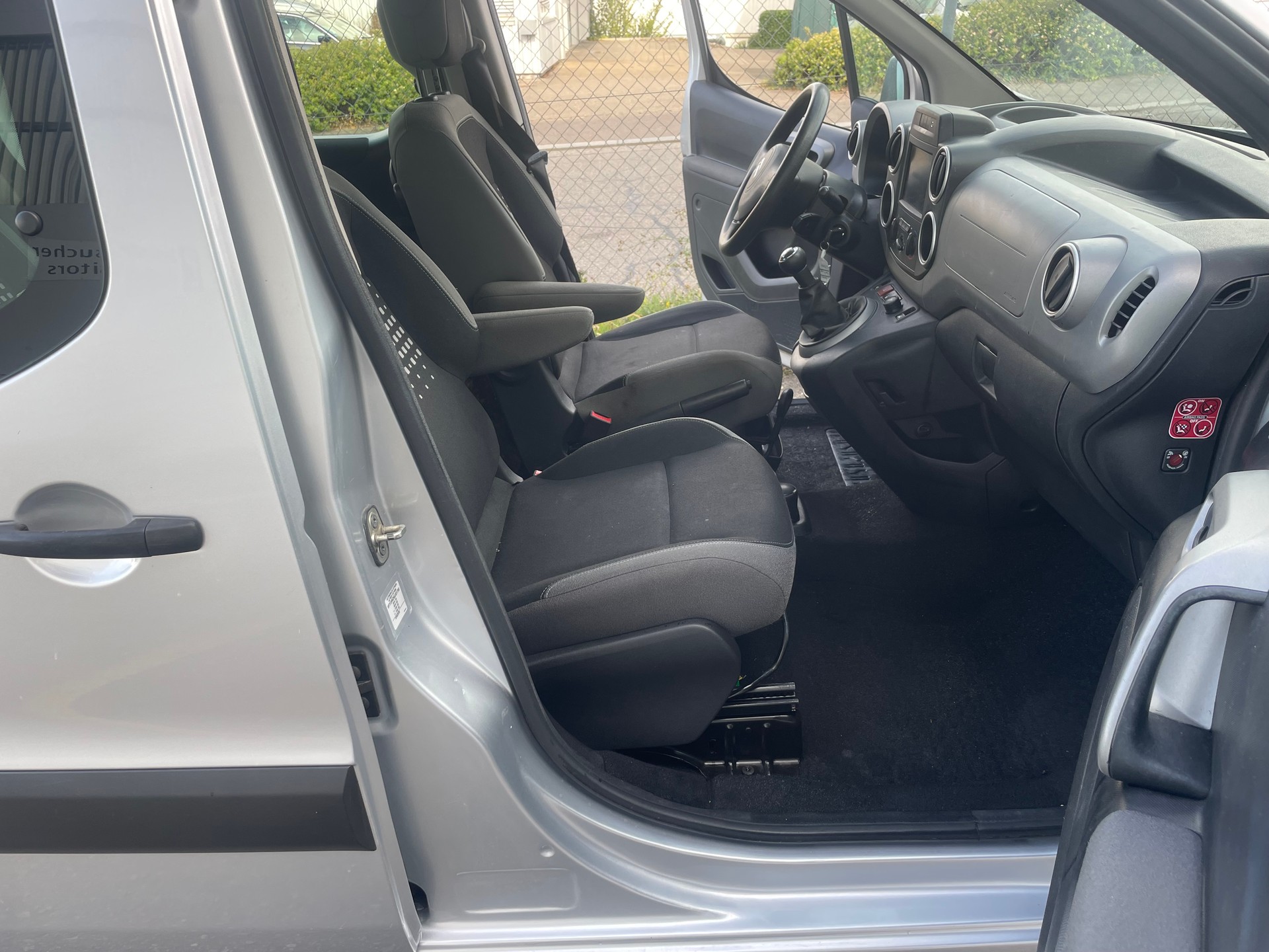CITROEN Berlingo 1.2i Feel-image-8