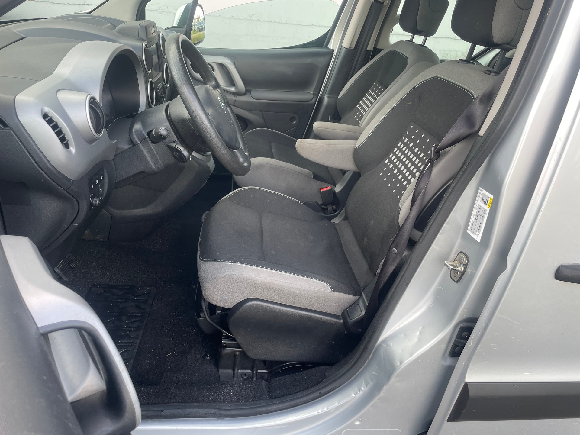 CITROEN Berlingo 1.2i Feel-image-7