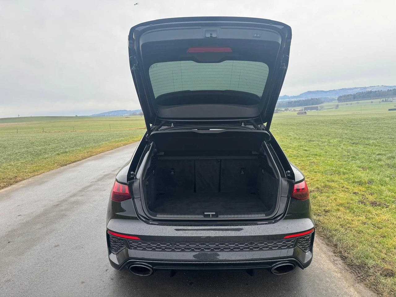 AUDI RS3 Sportback 2.5 TSI quattro S-tronic-image-5