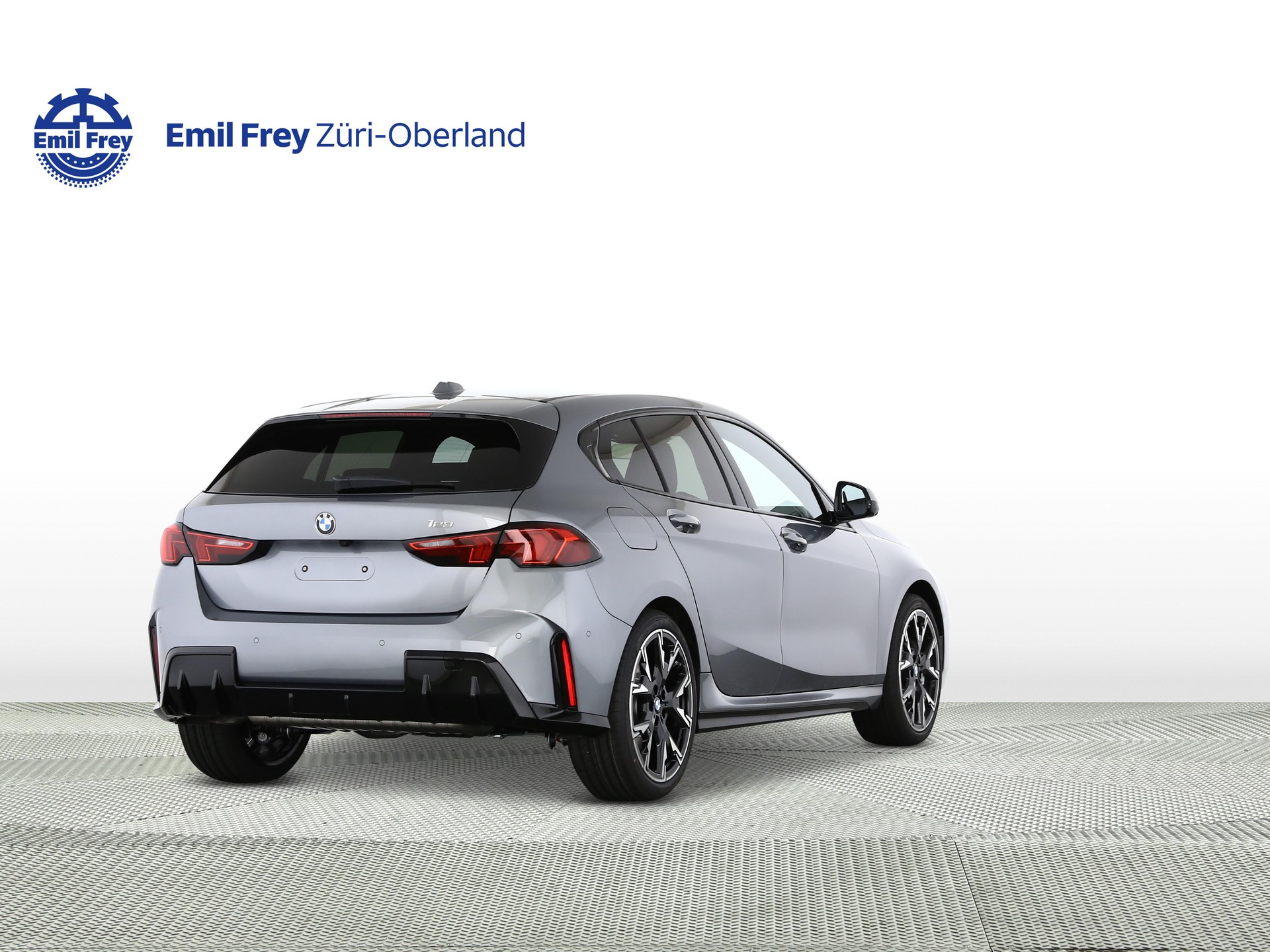 BMW 123 xDrive-image-2