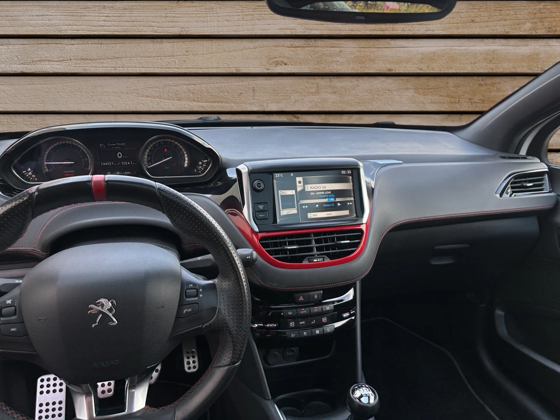 PEUGEOT 208 1.6 Turbo GTi-image-7